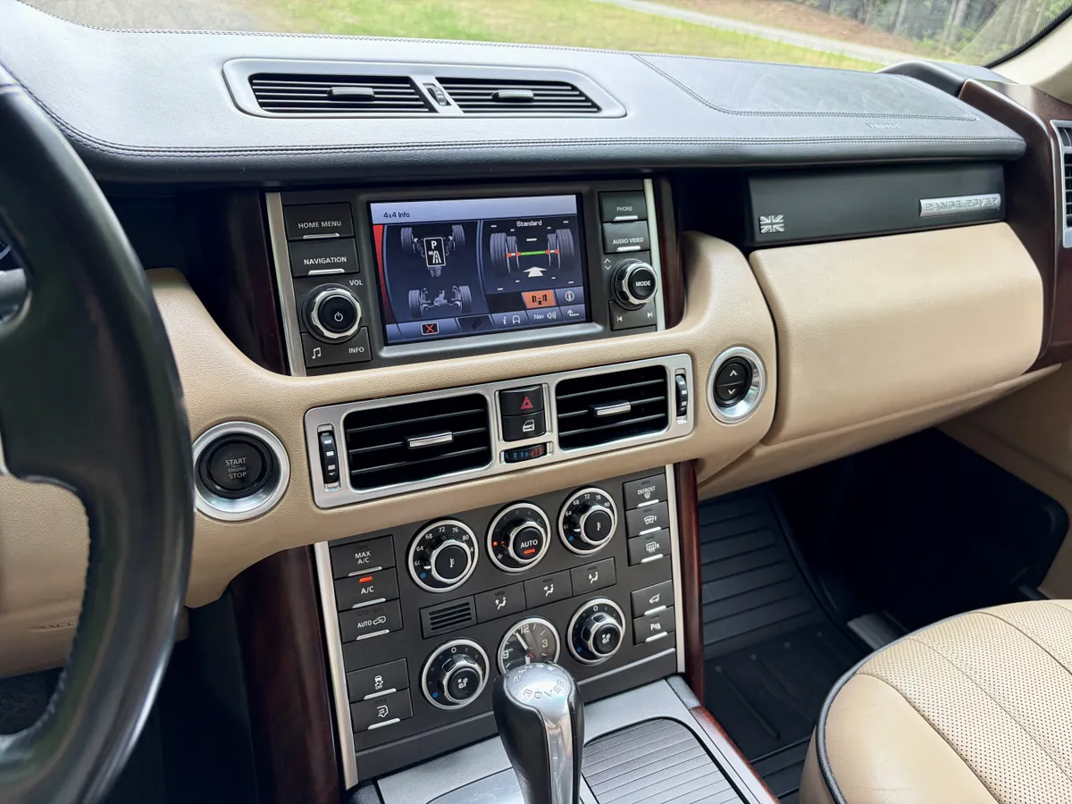 2011 Land Rover Range Rover HSE Lux