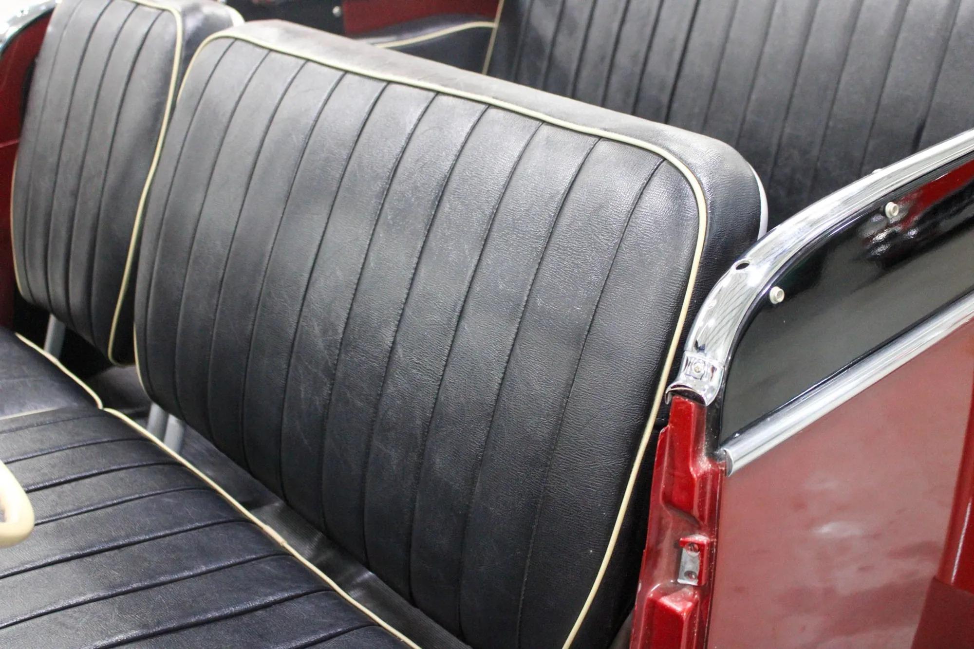 1952 Willys Jeepster