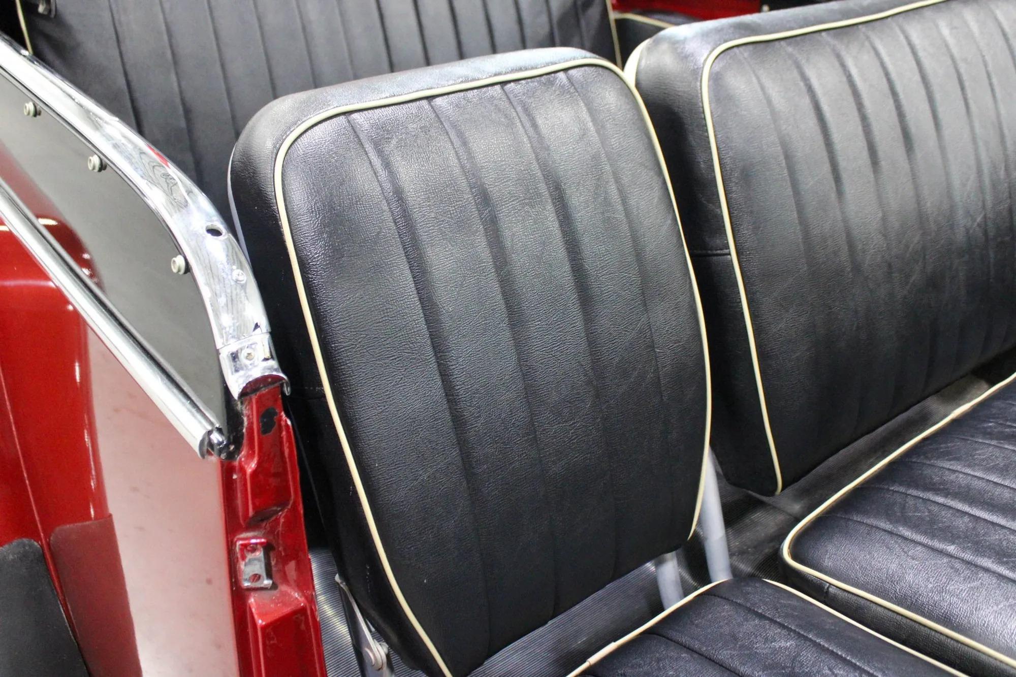 1952 Willys Jeepster