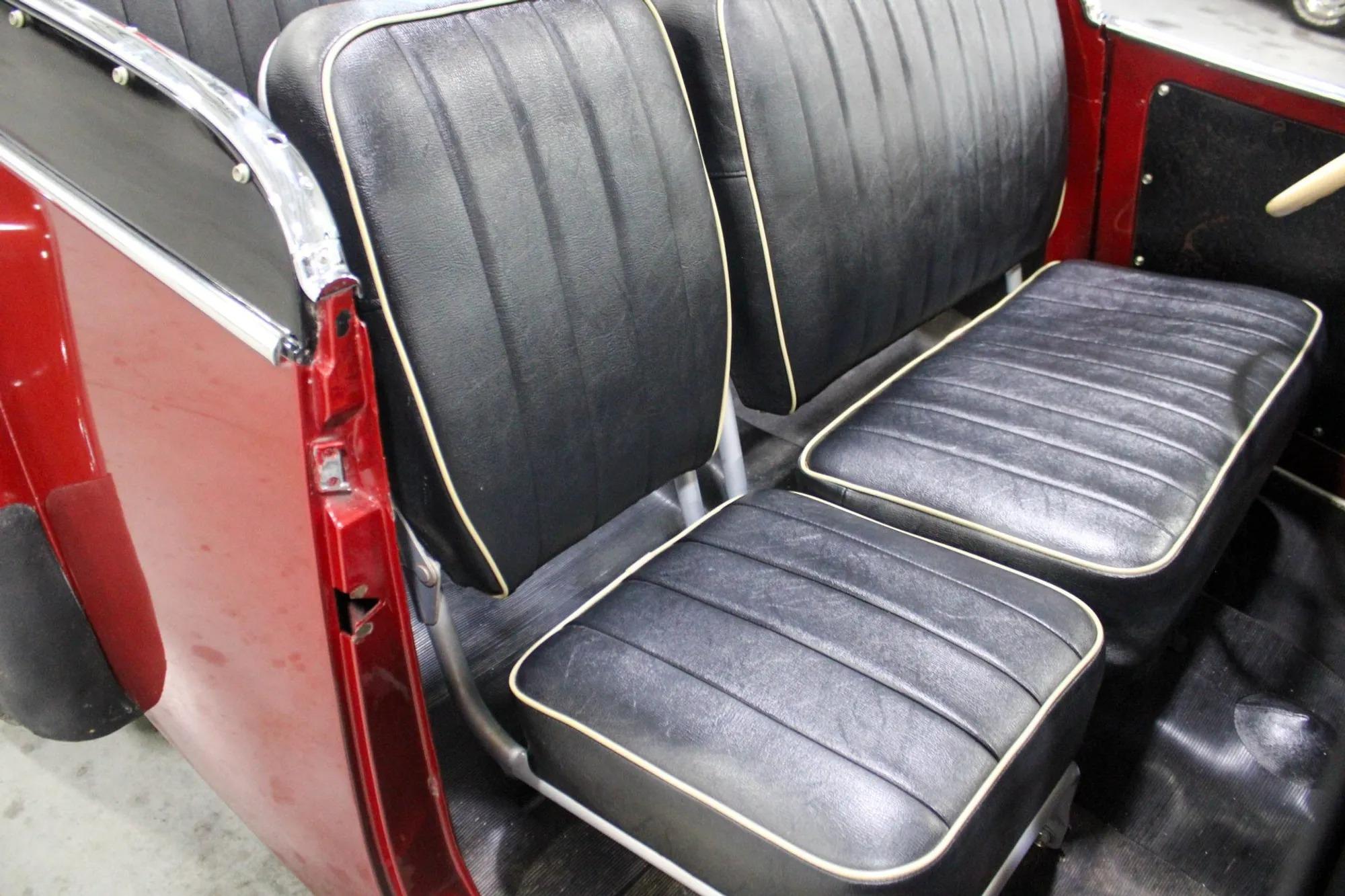 1952 Willys Jeepster