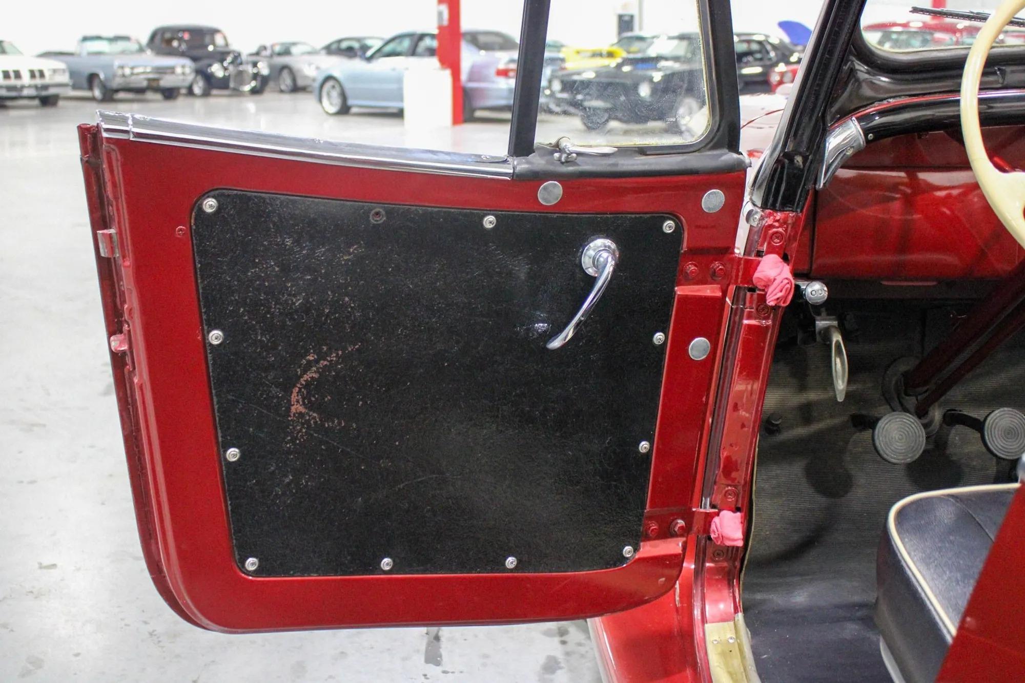 1952 Willys Jeepster