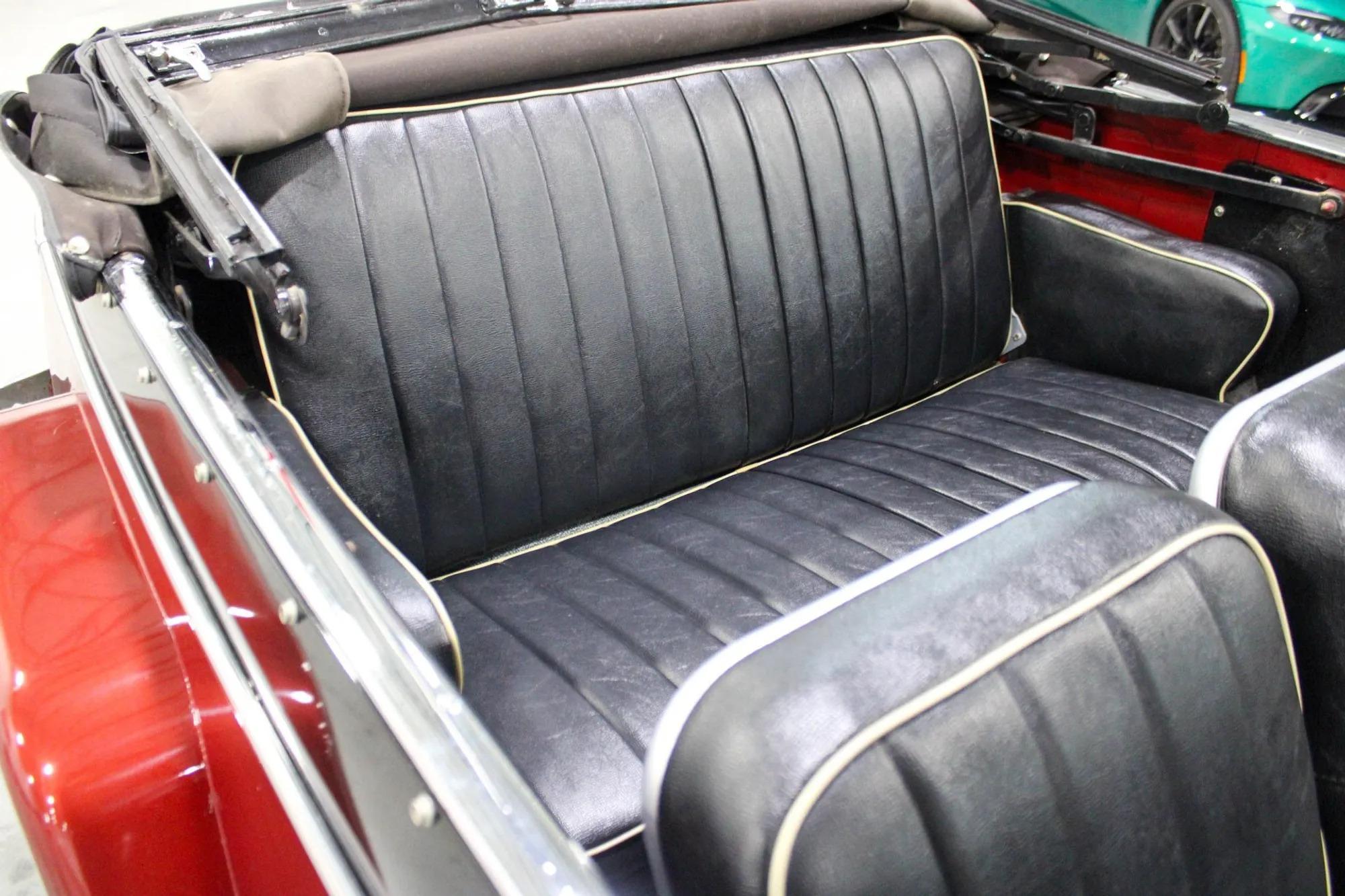 1952 Willys Jeepster