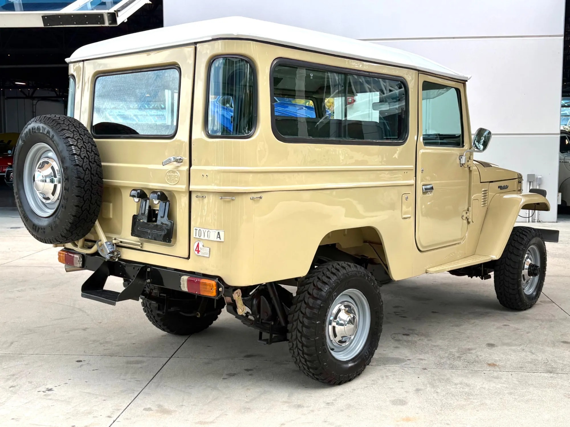 1978 Toyota Land Cruiser FJ43 - 5