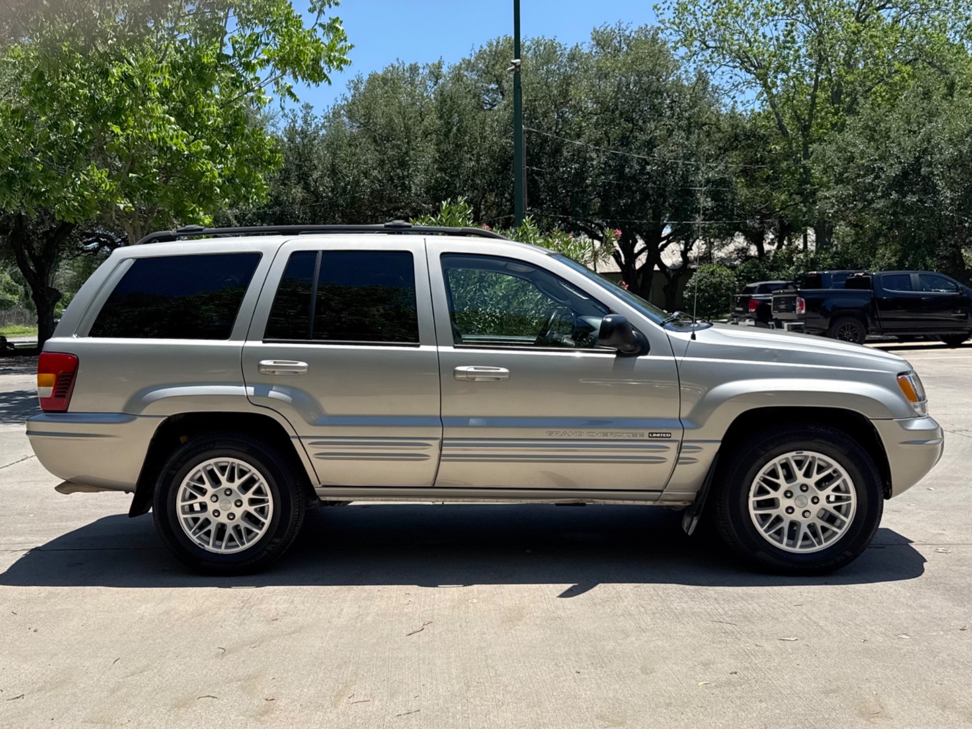 2004 Jeep Grand Cherokee Limited - 2