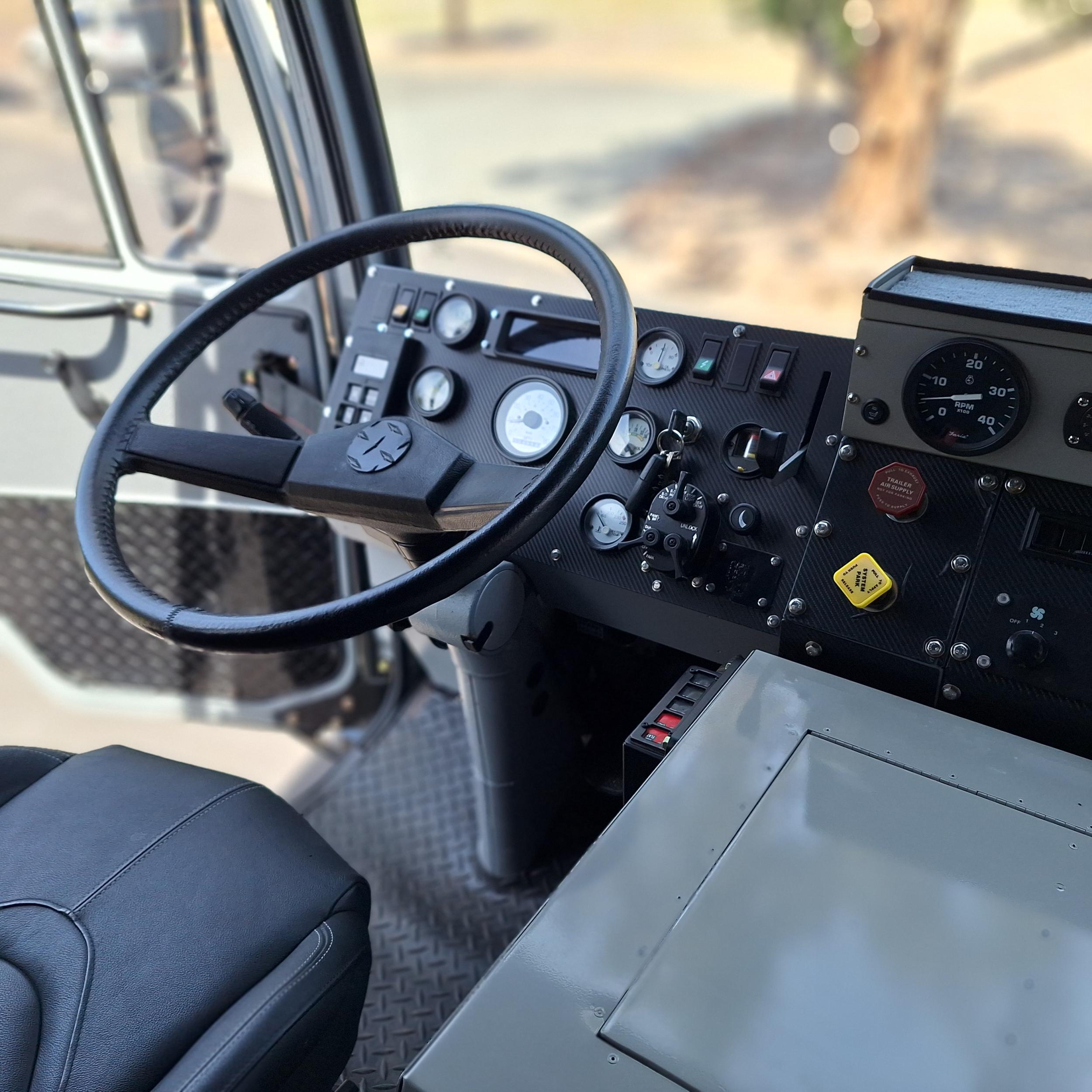 1998 Stewart & Stevenson M1078