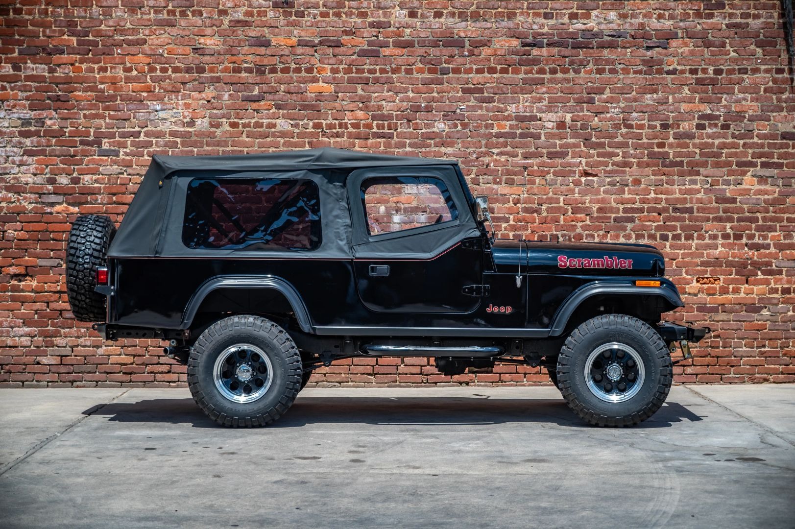 1982 Jeep CJ-8 Scrambler - 2