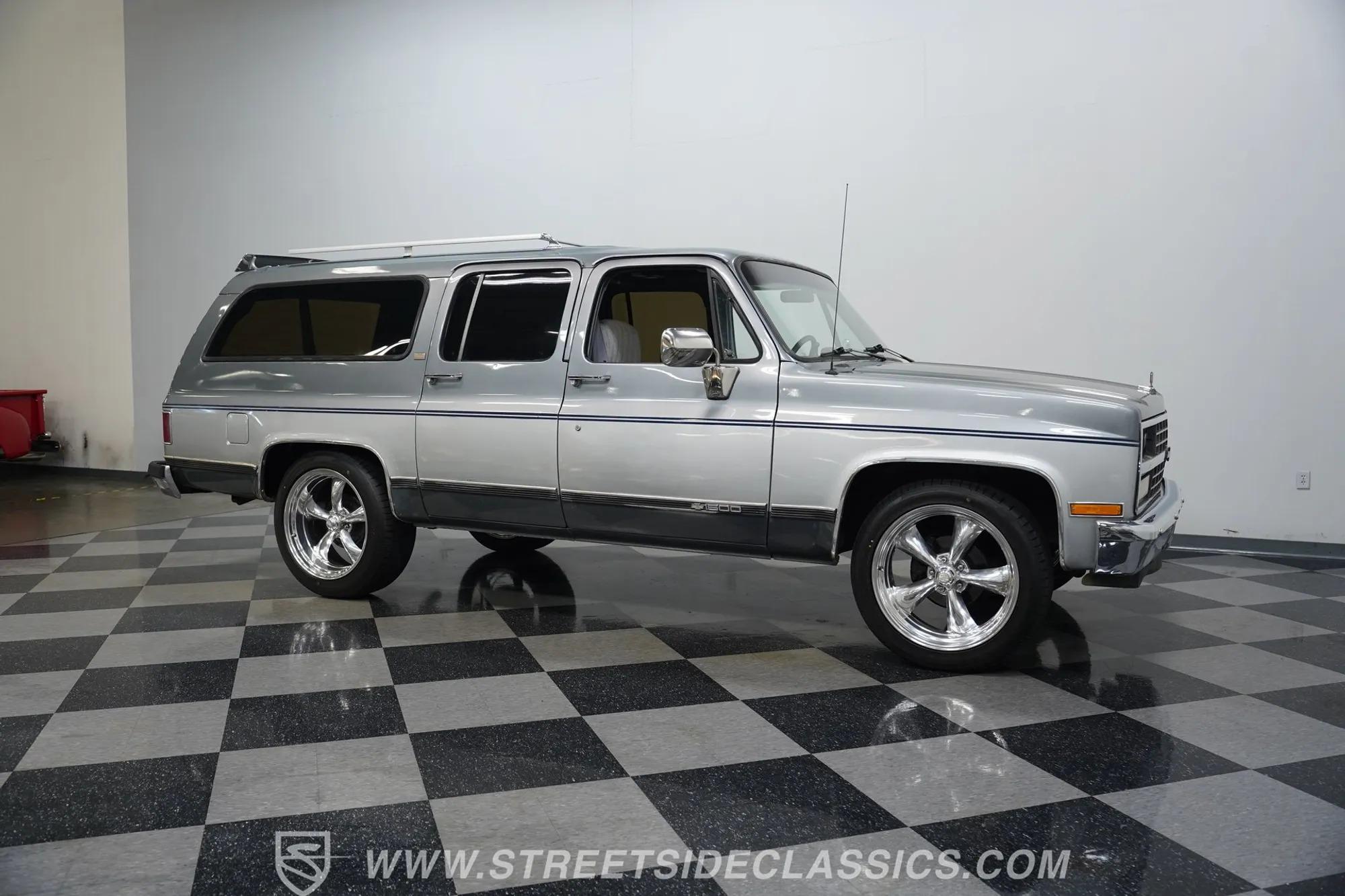 1990 Chevrolet Suburban R1500