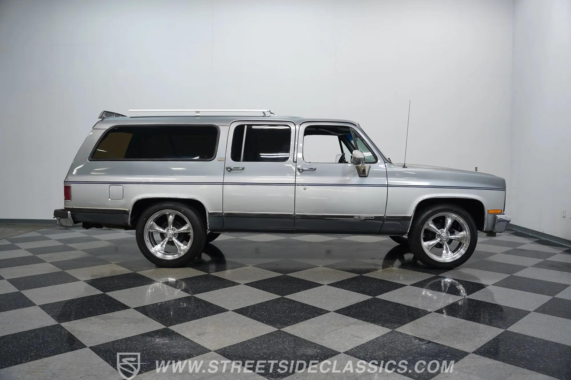 1990 Chevrolet Suburban R1500