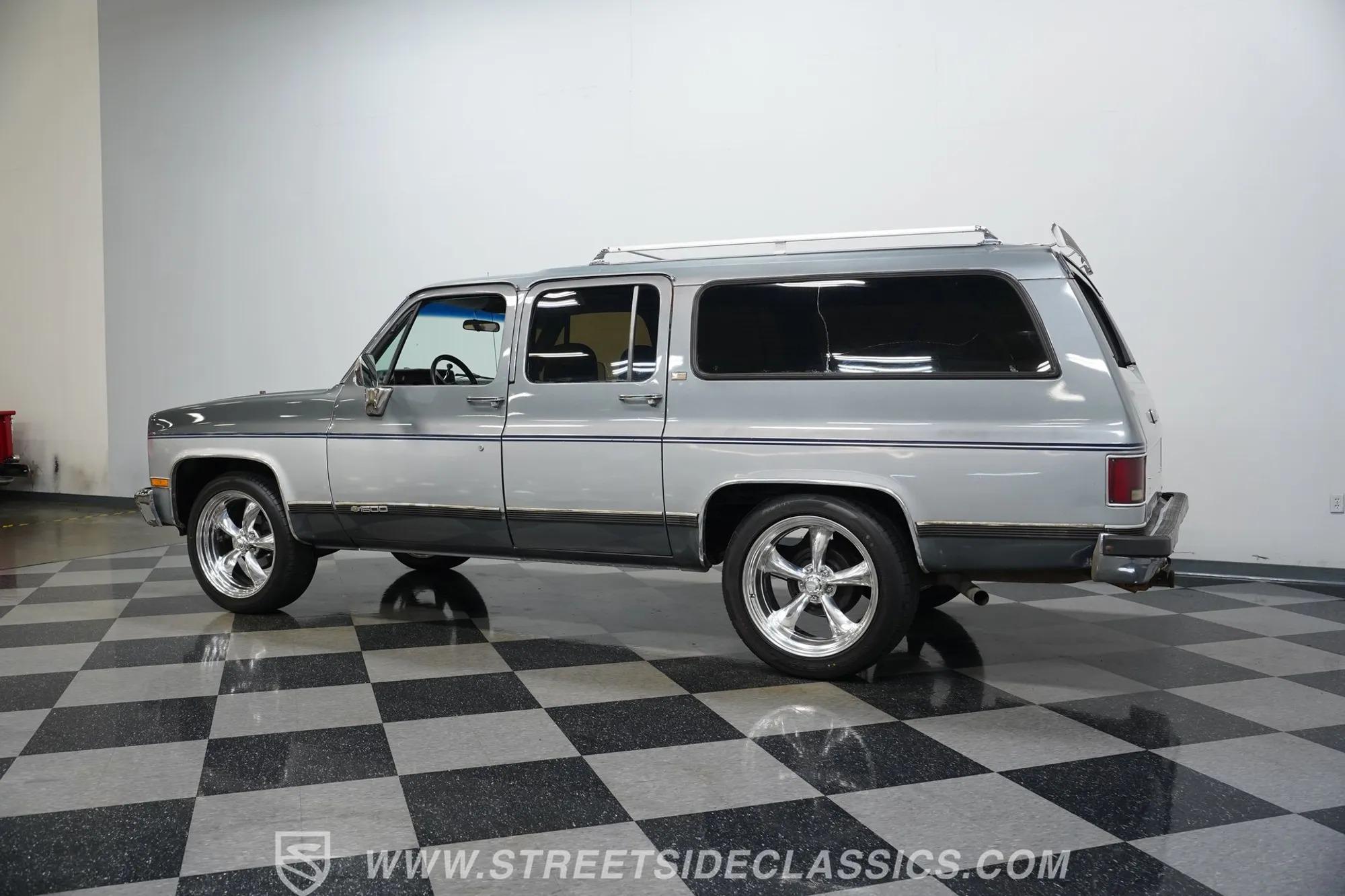 1990 Chevrolet Suburban R1500