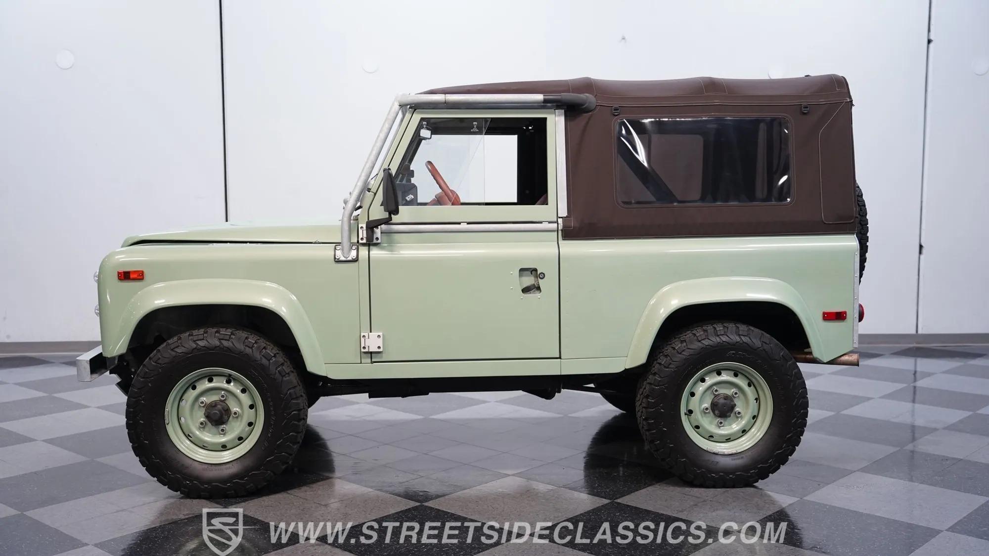 1997 Land Rover Defender 90 NAS - 2