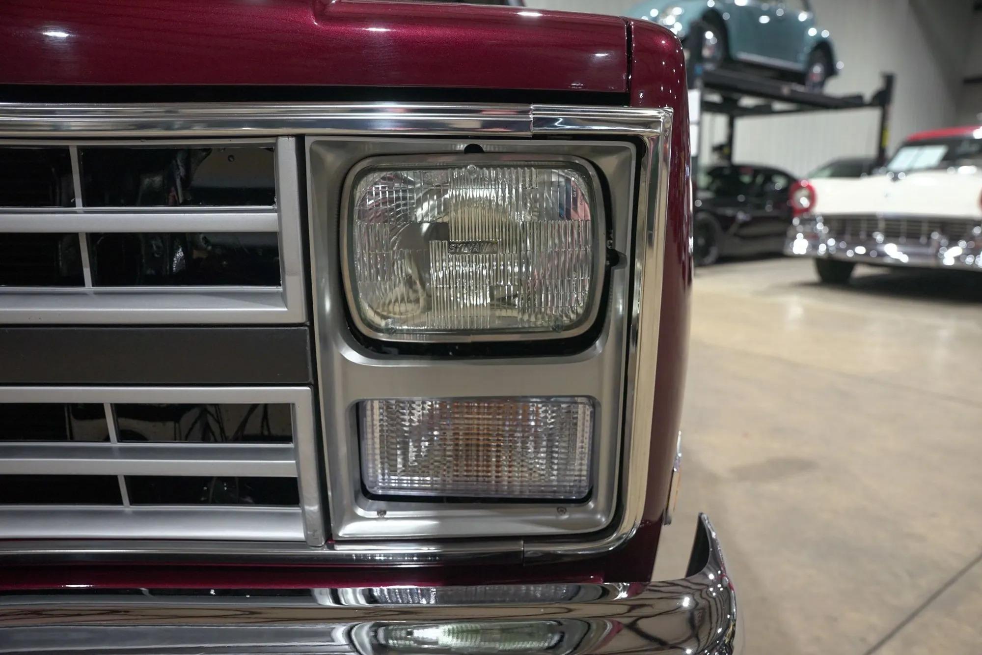 1985 Chevrolet C10 Custom Deluxe