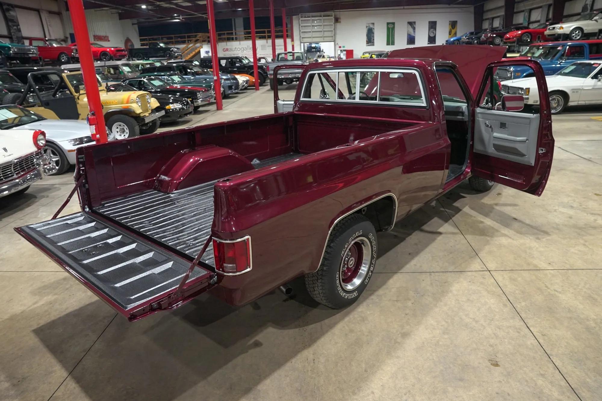 1985 Chevrolet C10 Custom Deluxe