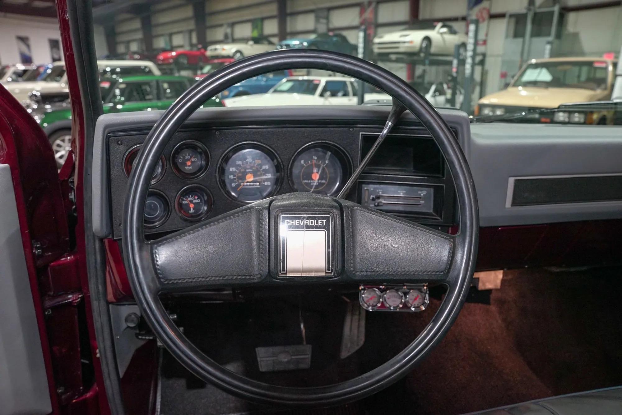 1985 Chevrolet C10 Custom Deluxe