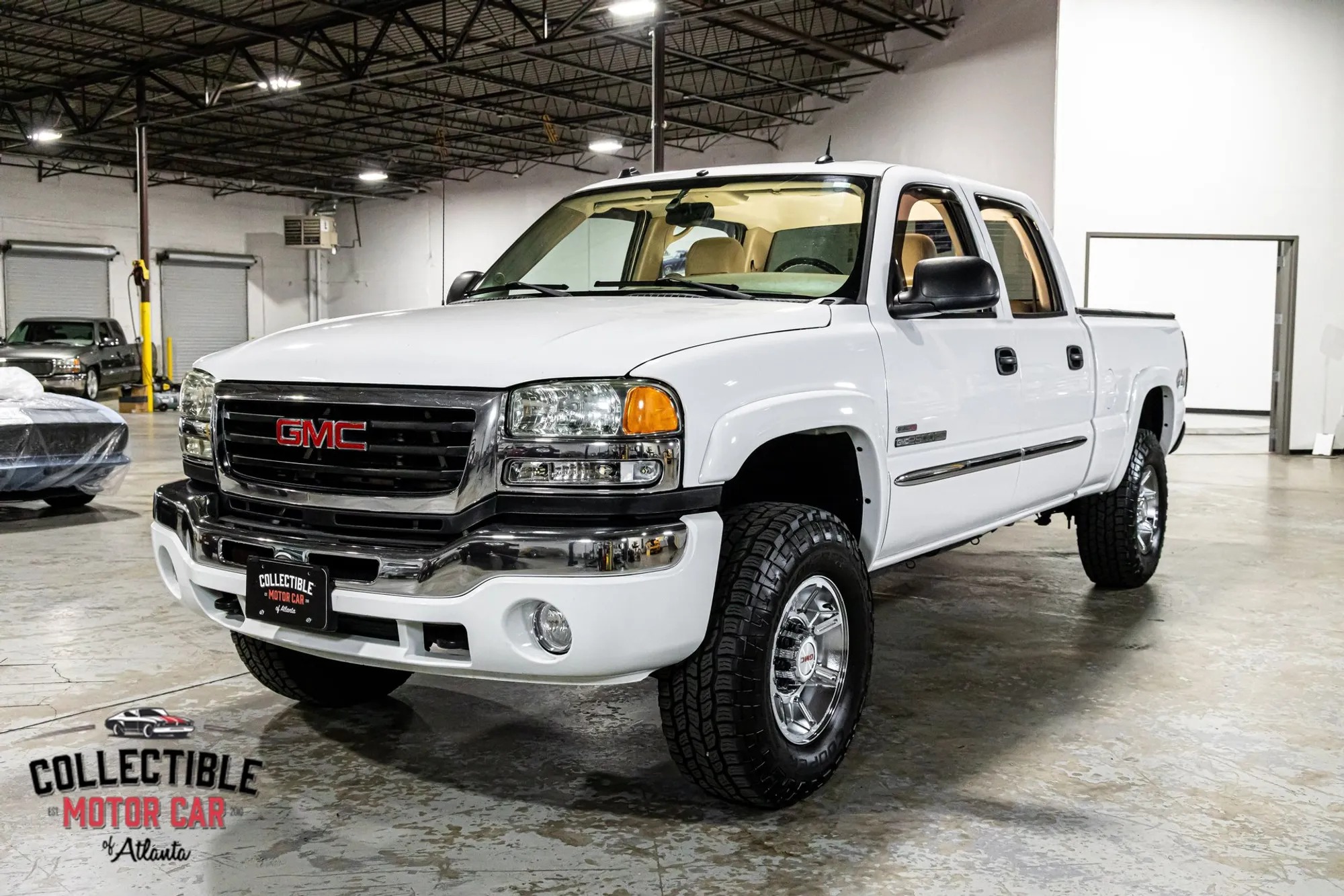 2005 GMC Sierra 2500HD SLT - 2