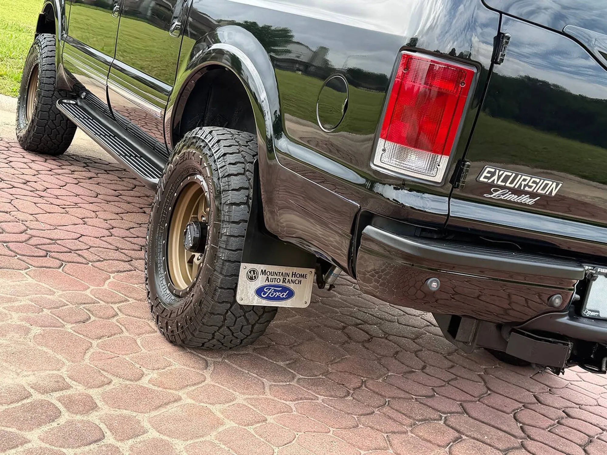 2005 Ford Excursion Limited