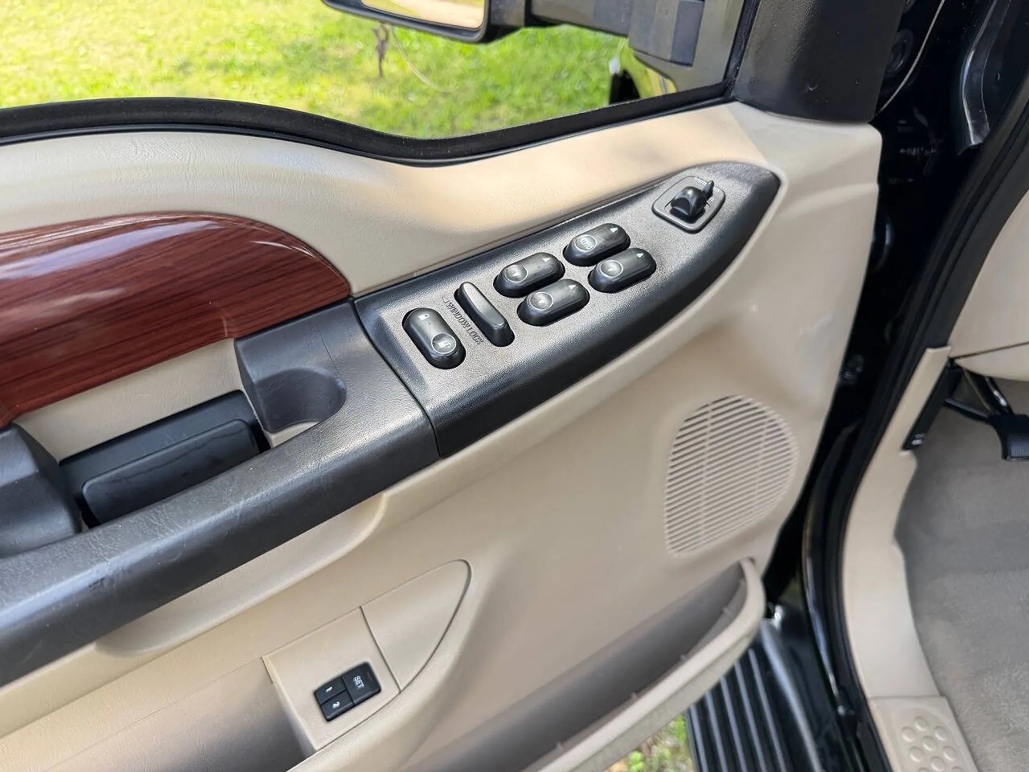 2005 Ford Excursion Limited