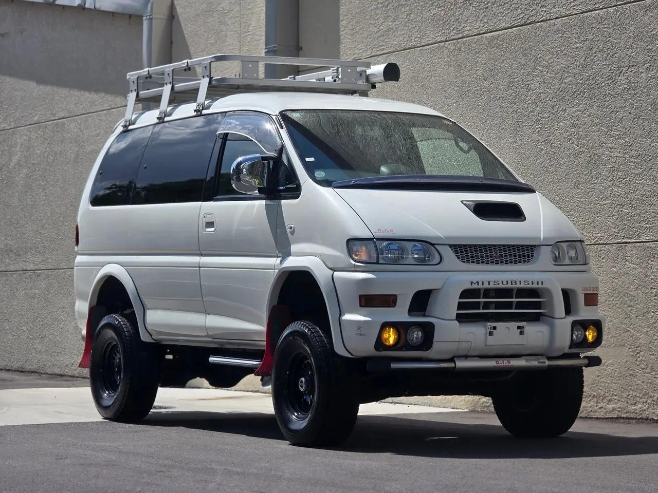  Mitsubishi Delica