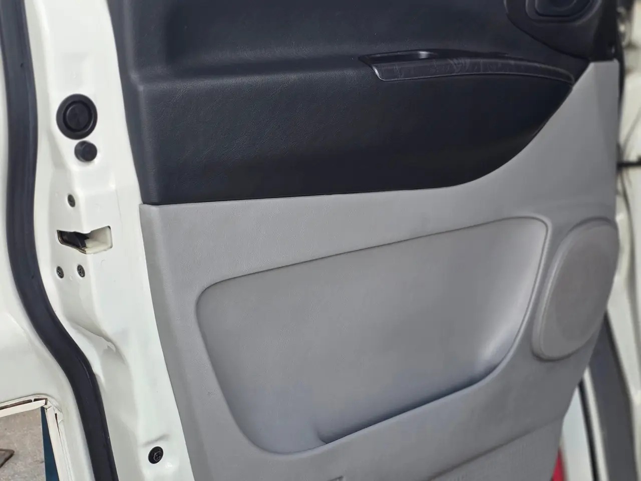 2000 Mitsubishi Delica L400 Space Gear