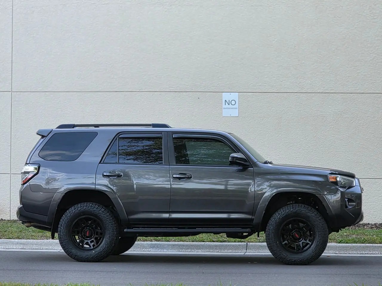 2020 Toyota 4Runner SR5 - 3
