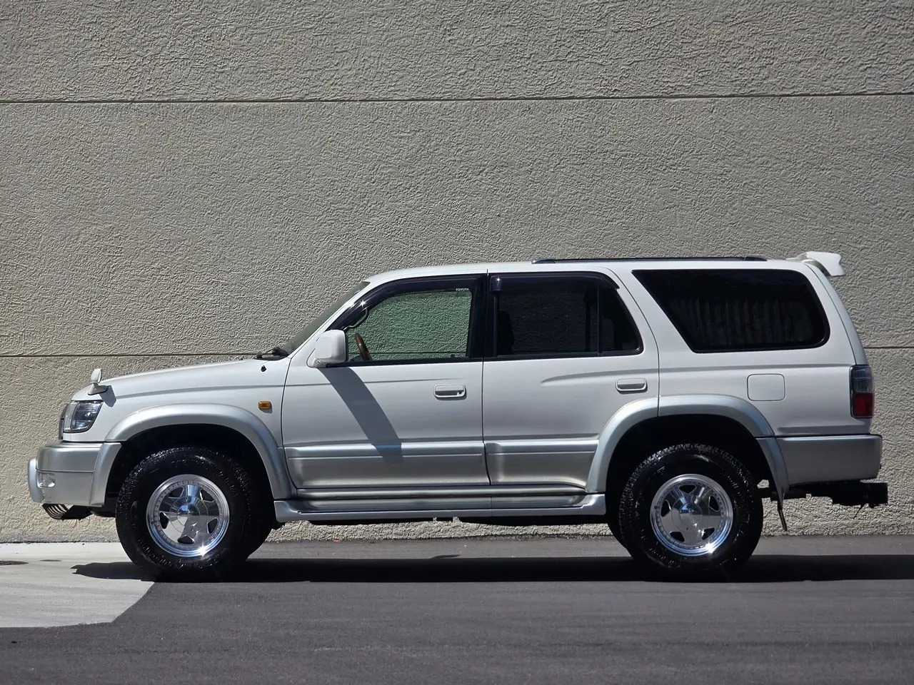 2001 Toyota Hilux Surf SSR-G - 4