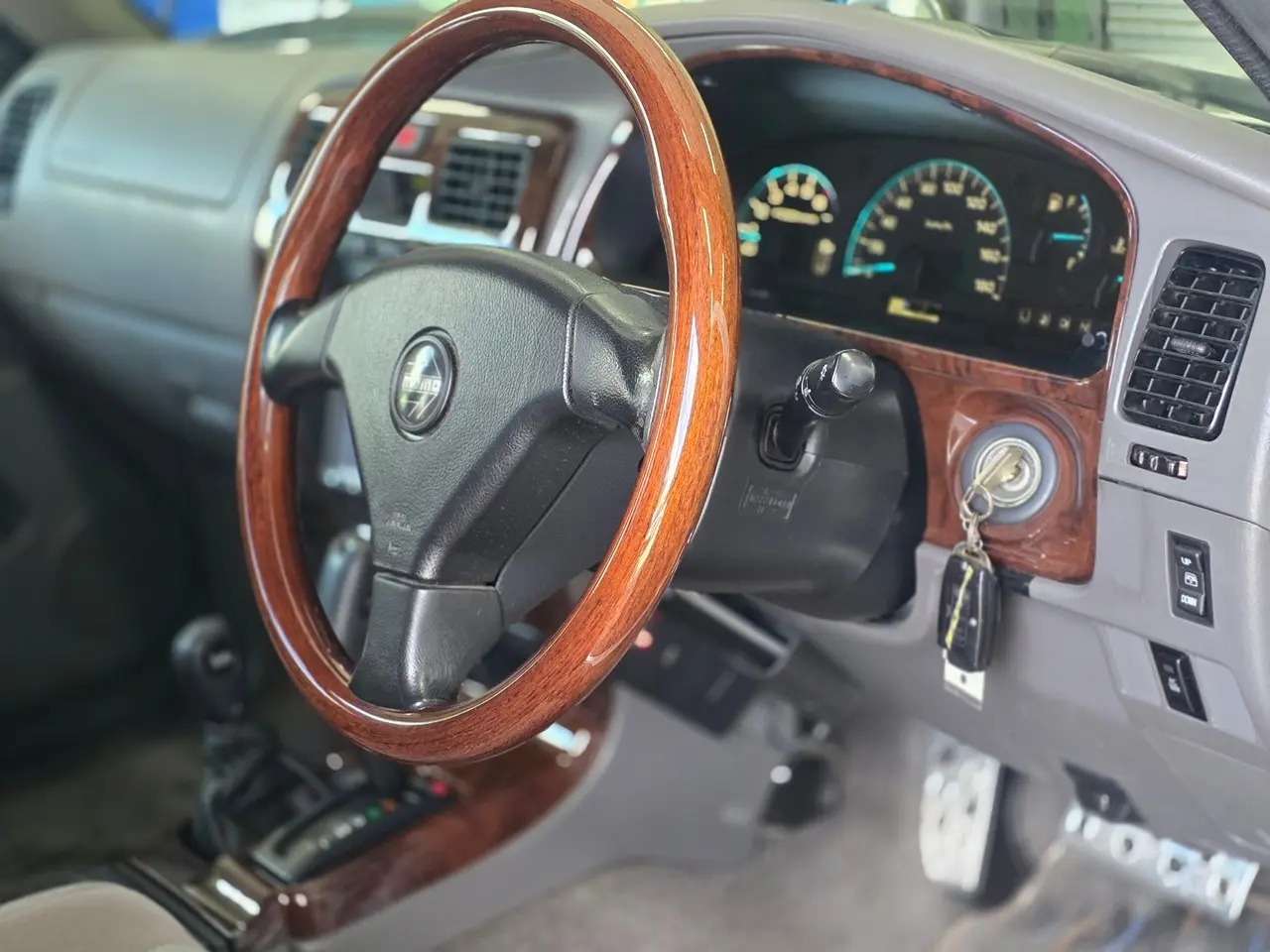 2001 Toyota Hilux Surf SSR-G