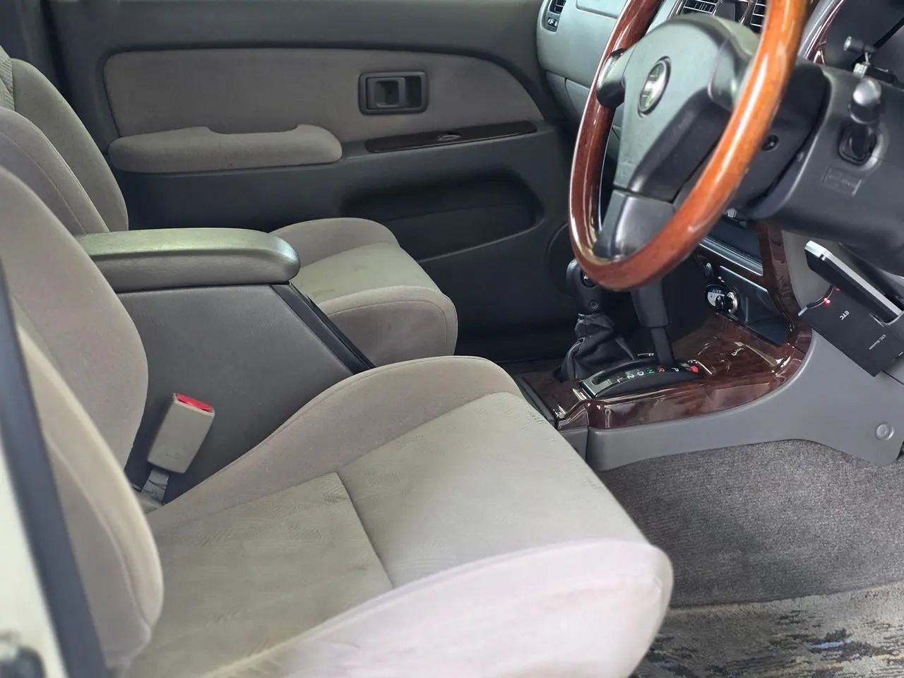 2001 Toyota Hilux Surf SSR-G