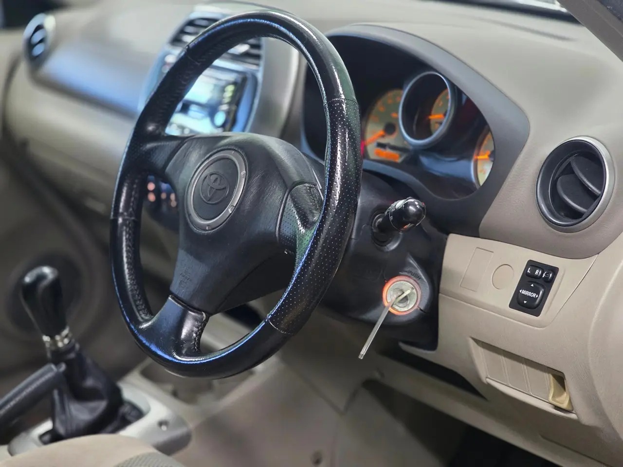 2000 Toyota RAV4 L