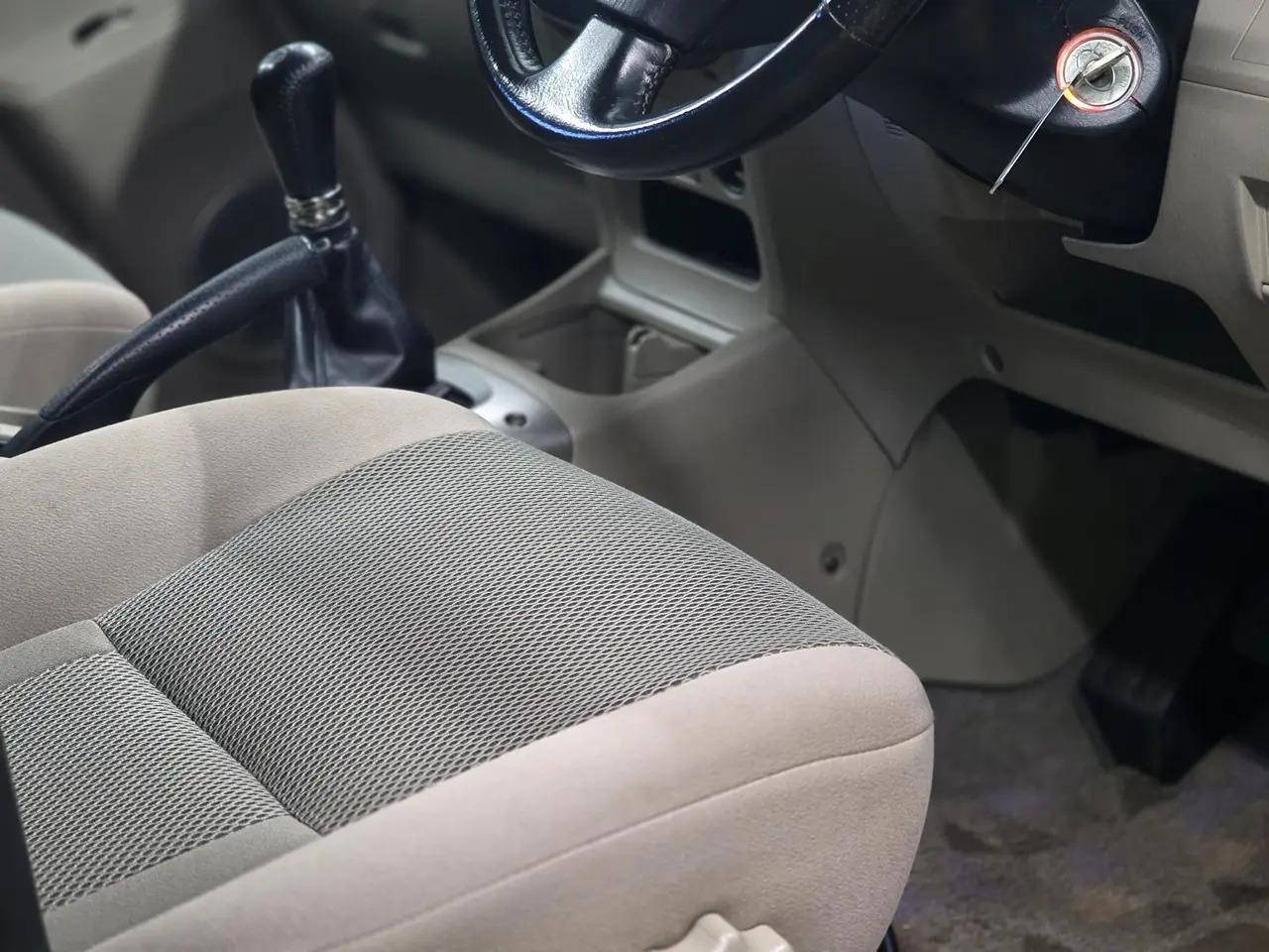 2000 Toyota RAV4 L