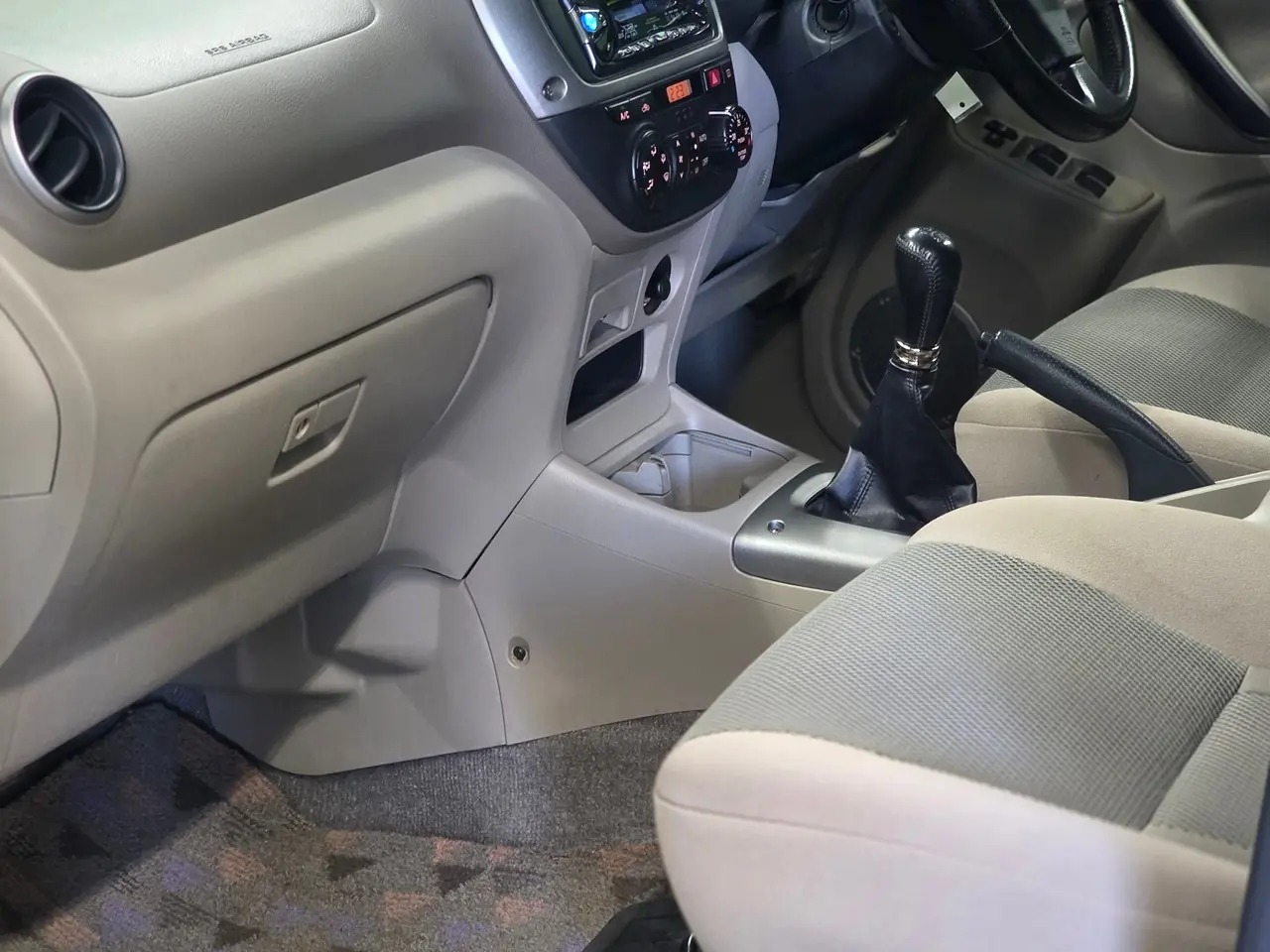 2000 Toyota RAV4 L