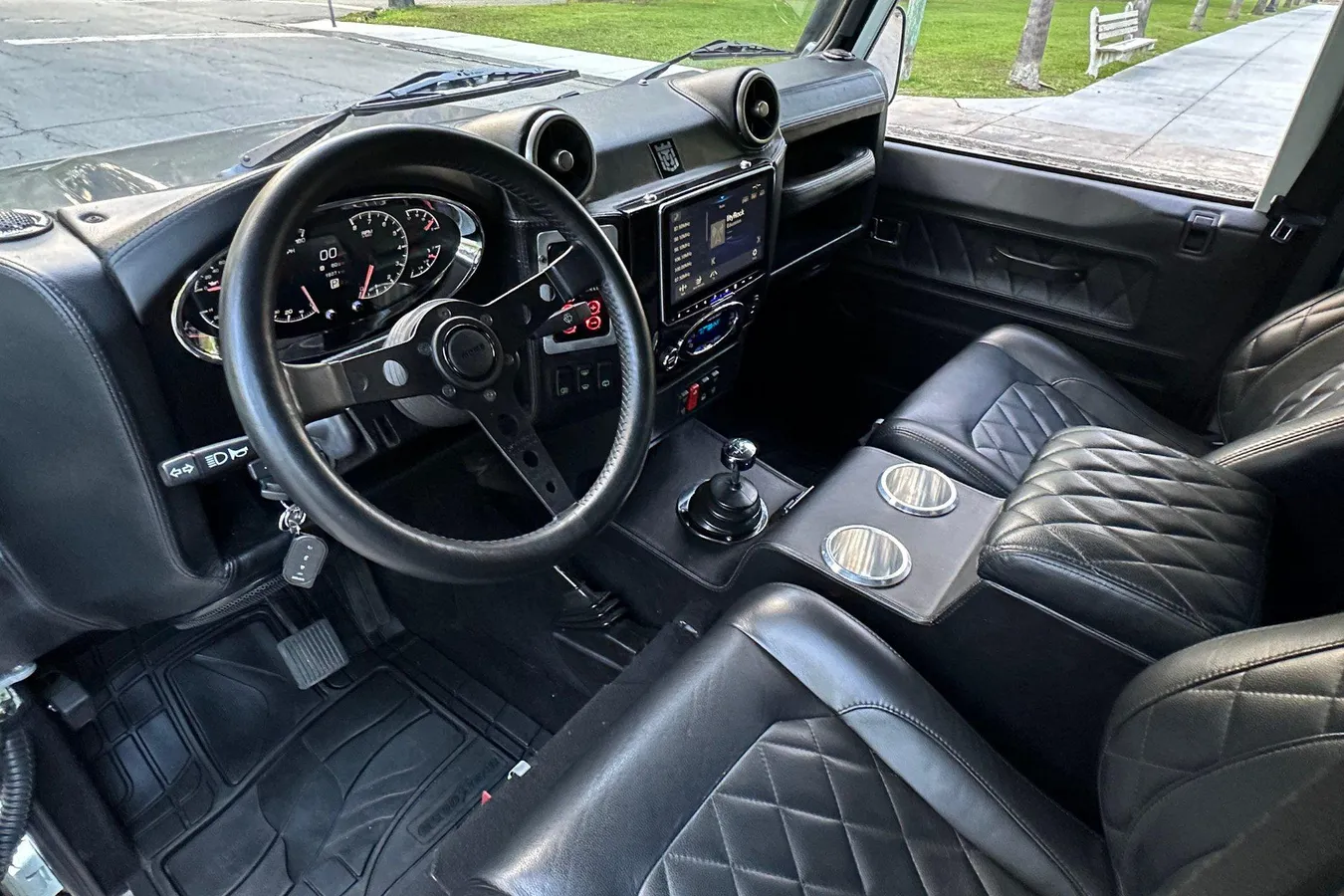 Custom 1985 Land Rover Defender 110