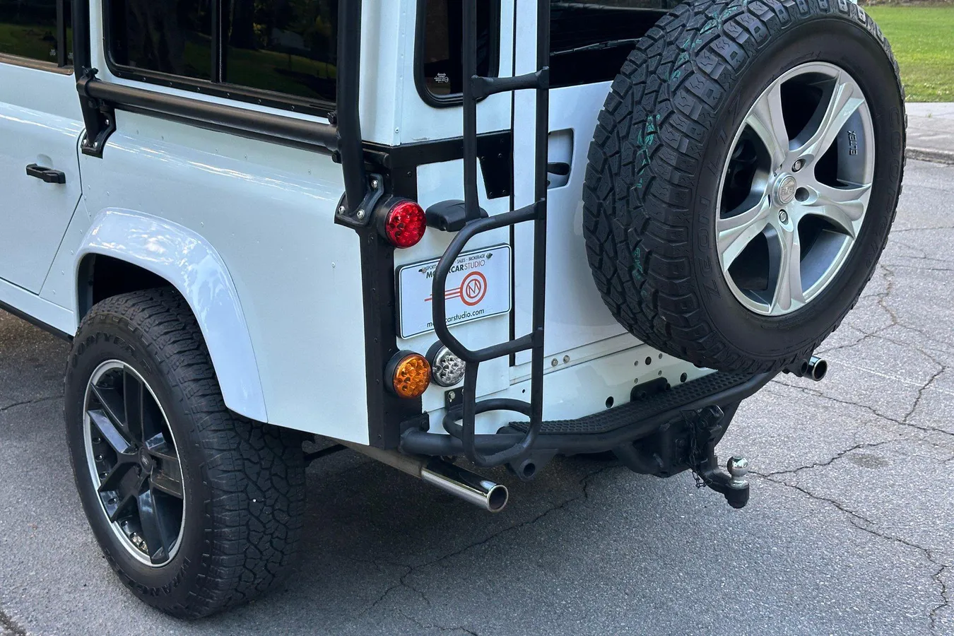 Custom 1985 Land Rover Defender 110