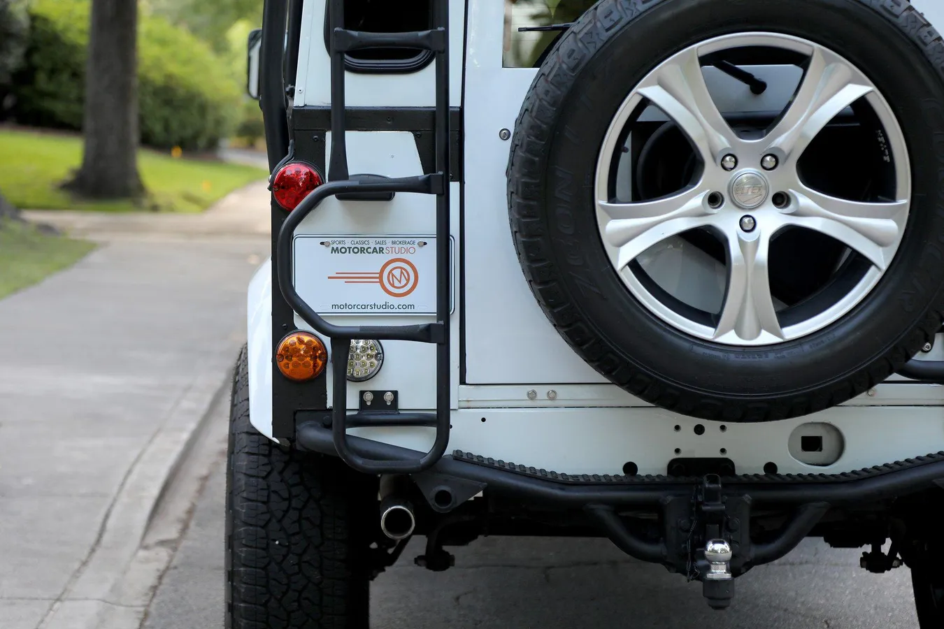Custom 1985 Land Rover Defender 110