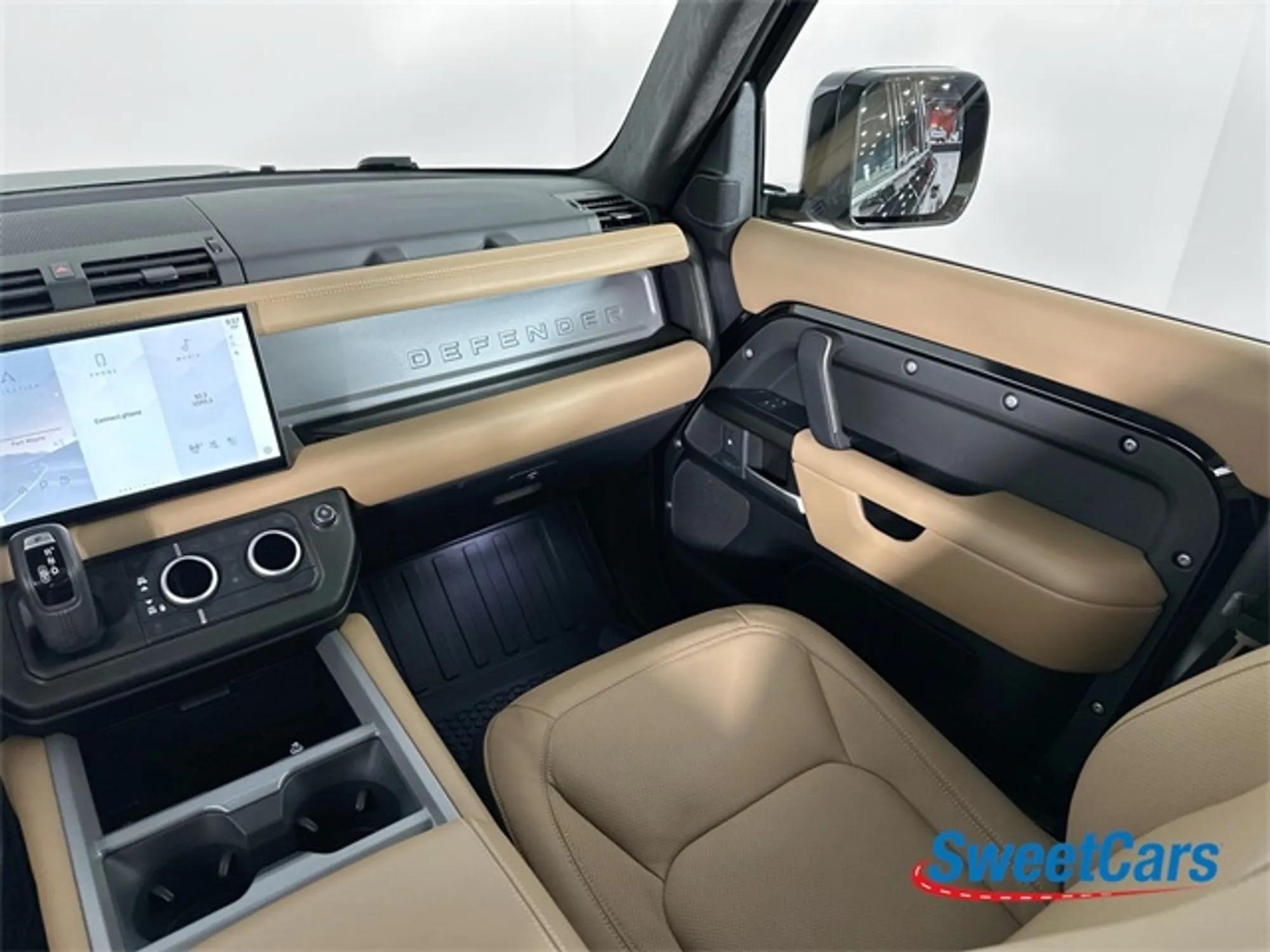 2025 Land Rover Defender 110 V8