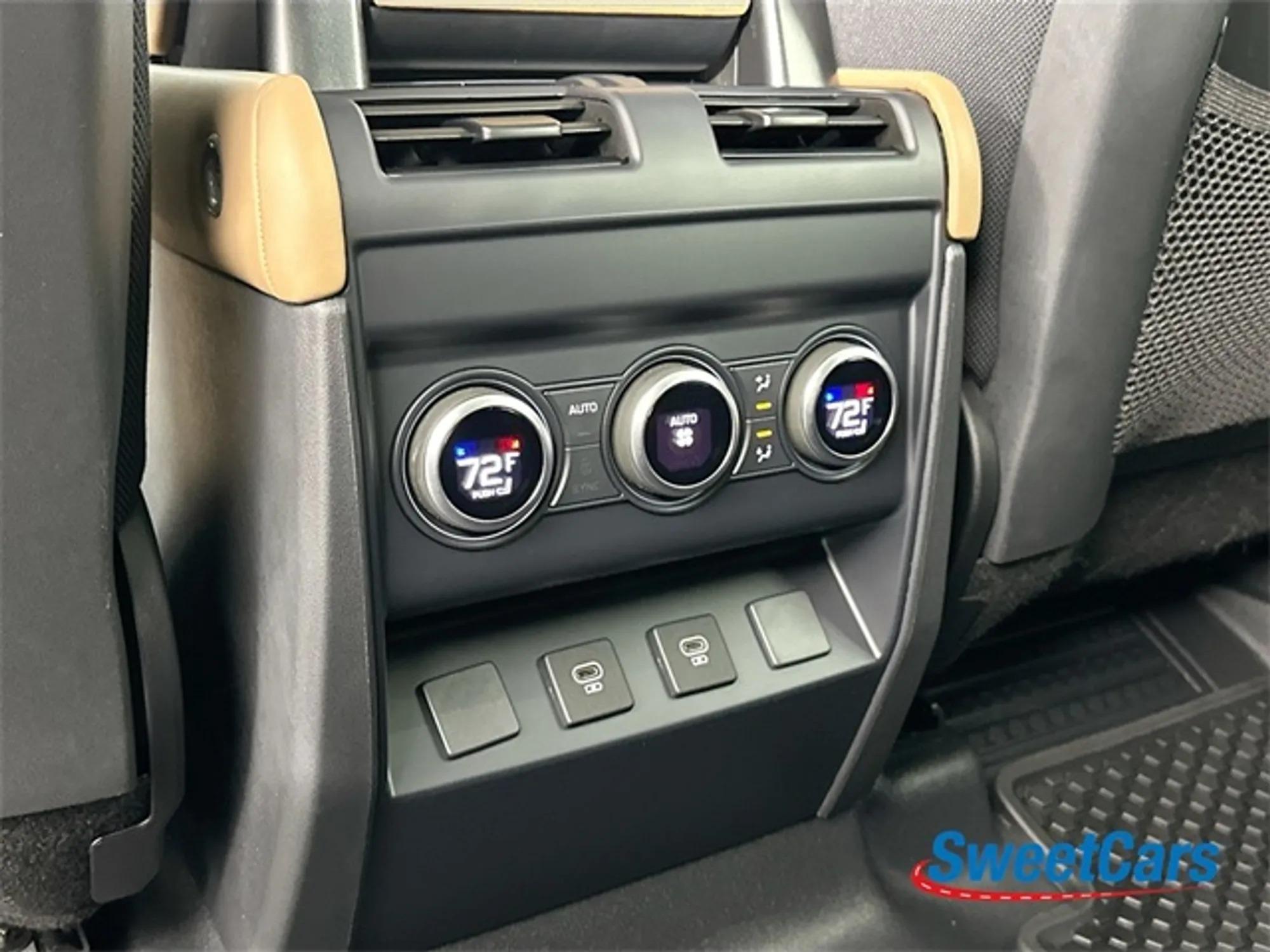 2025 Land Rover Defender 110 V8