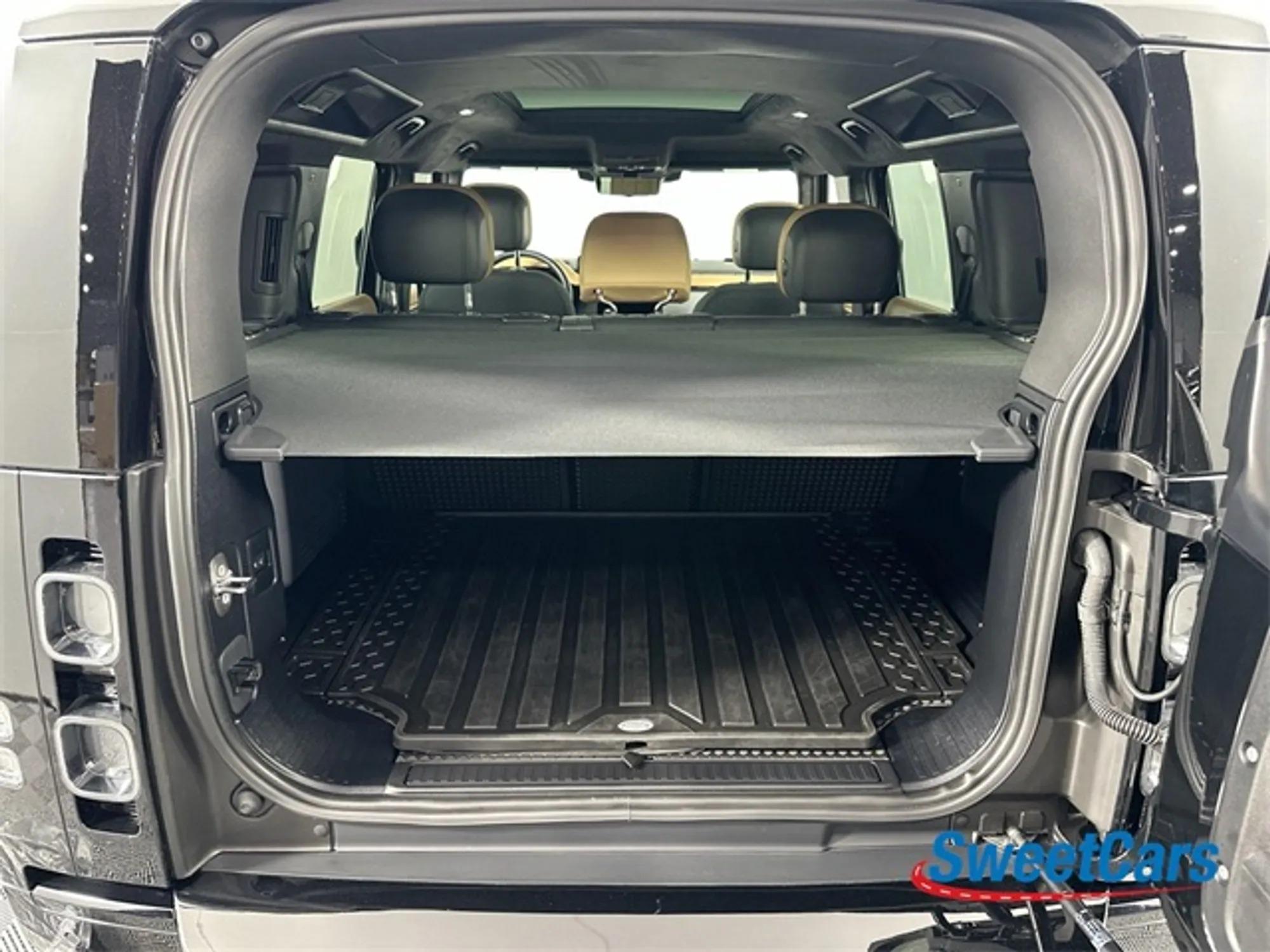 2025 Land Rover Defender 110 V8