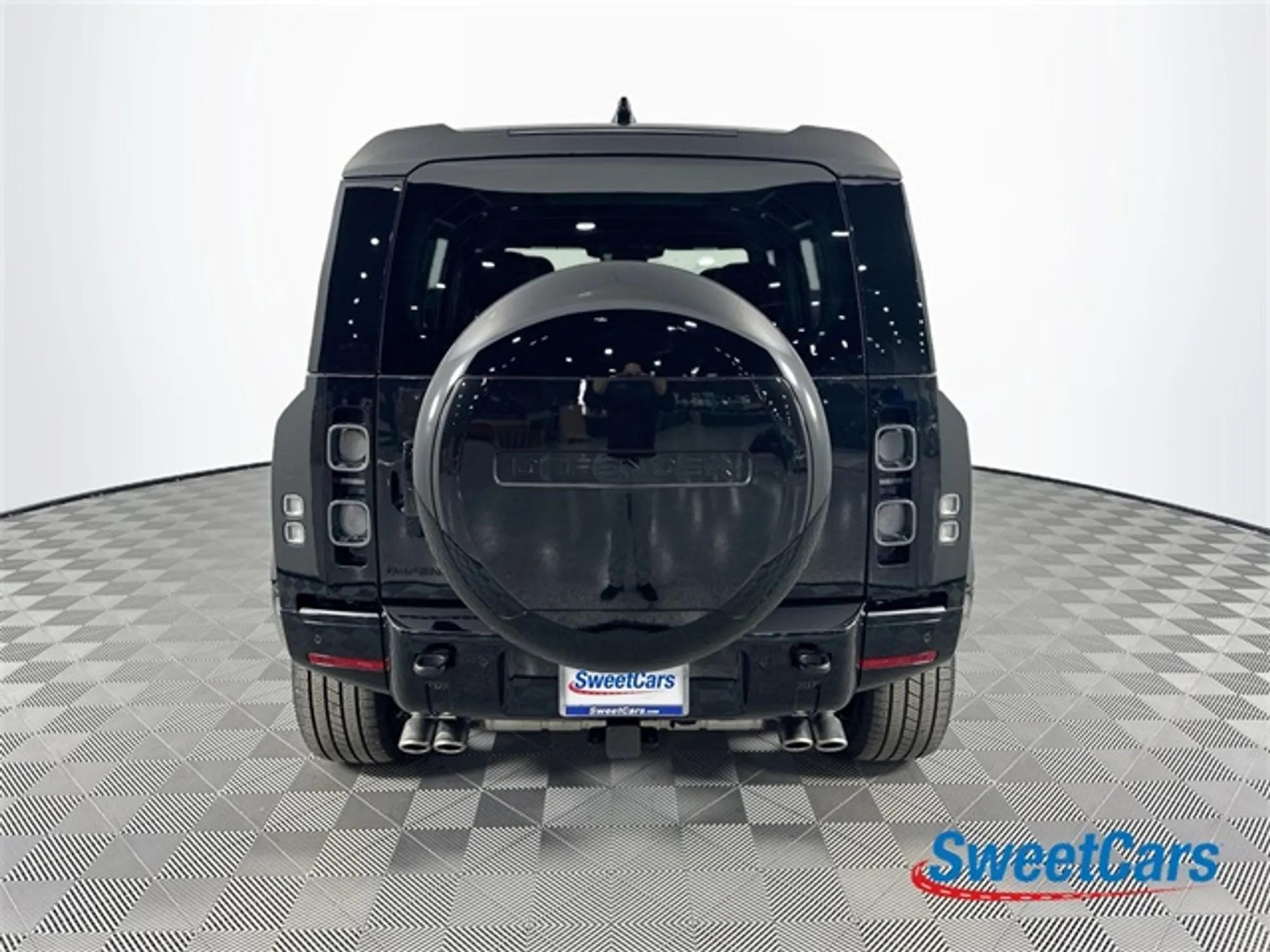 2025 Land Rover Defender 110 V8 - 5