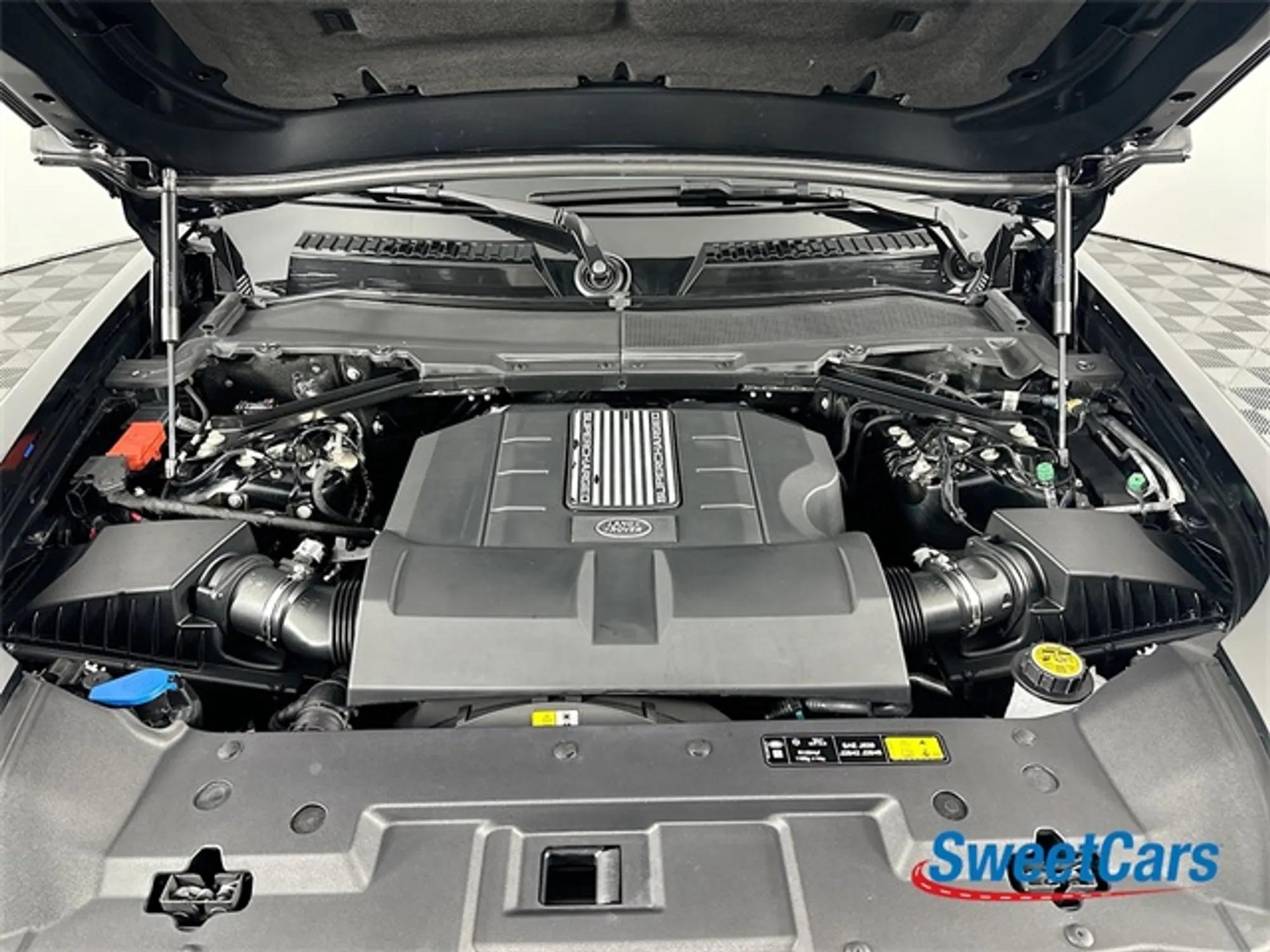 2025 Land Rover Defender 110 V8