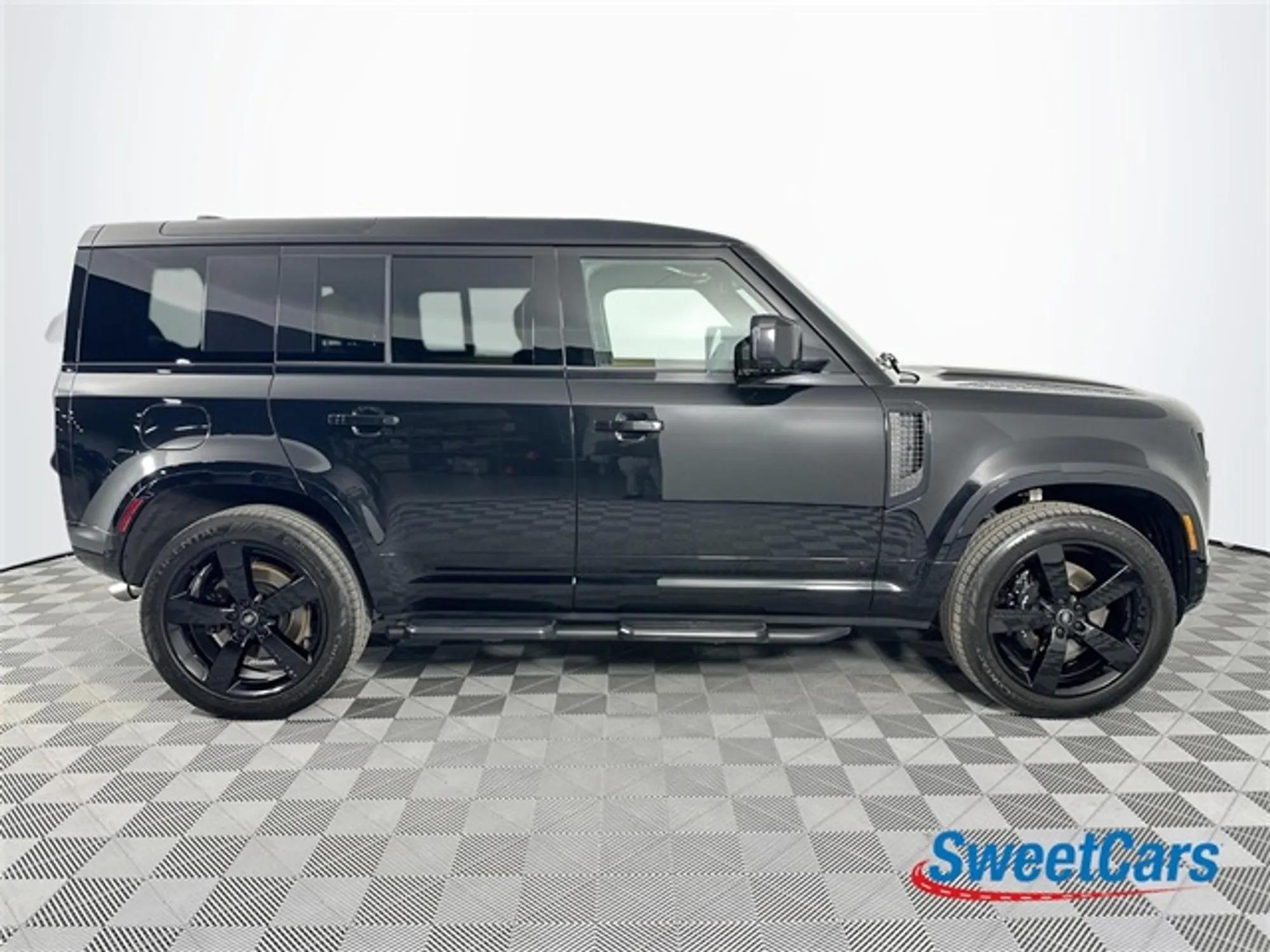 2025 Land Rover Defender 110 V8