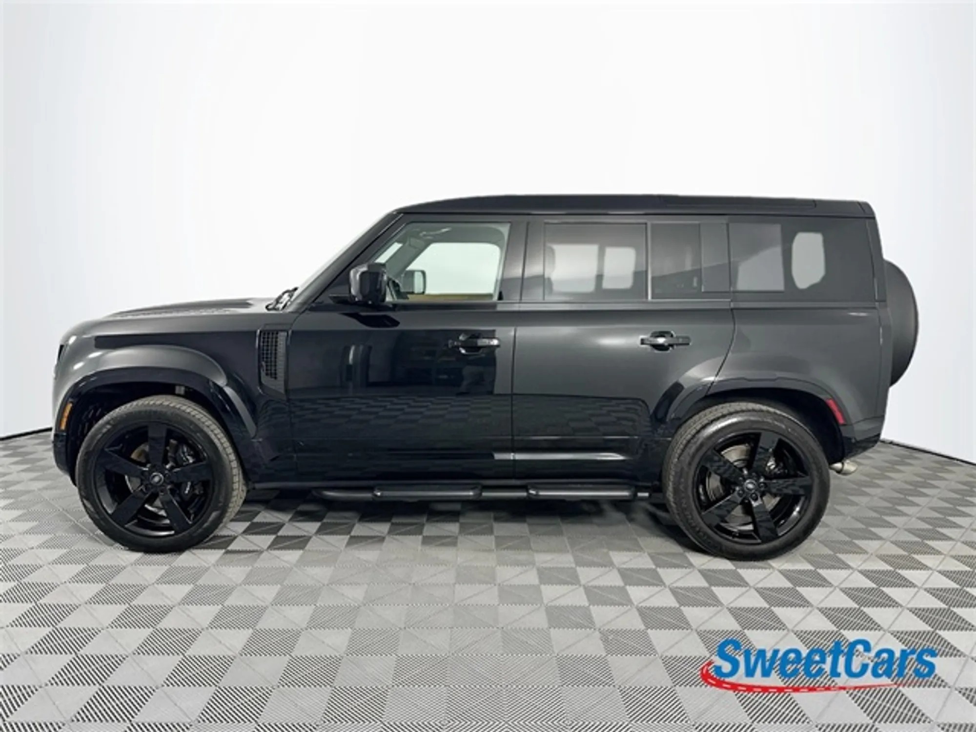 2025 Land Rover Defender 110 V8 - 3