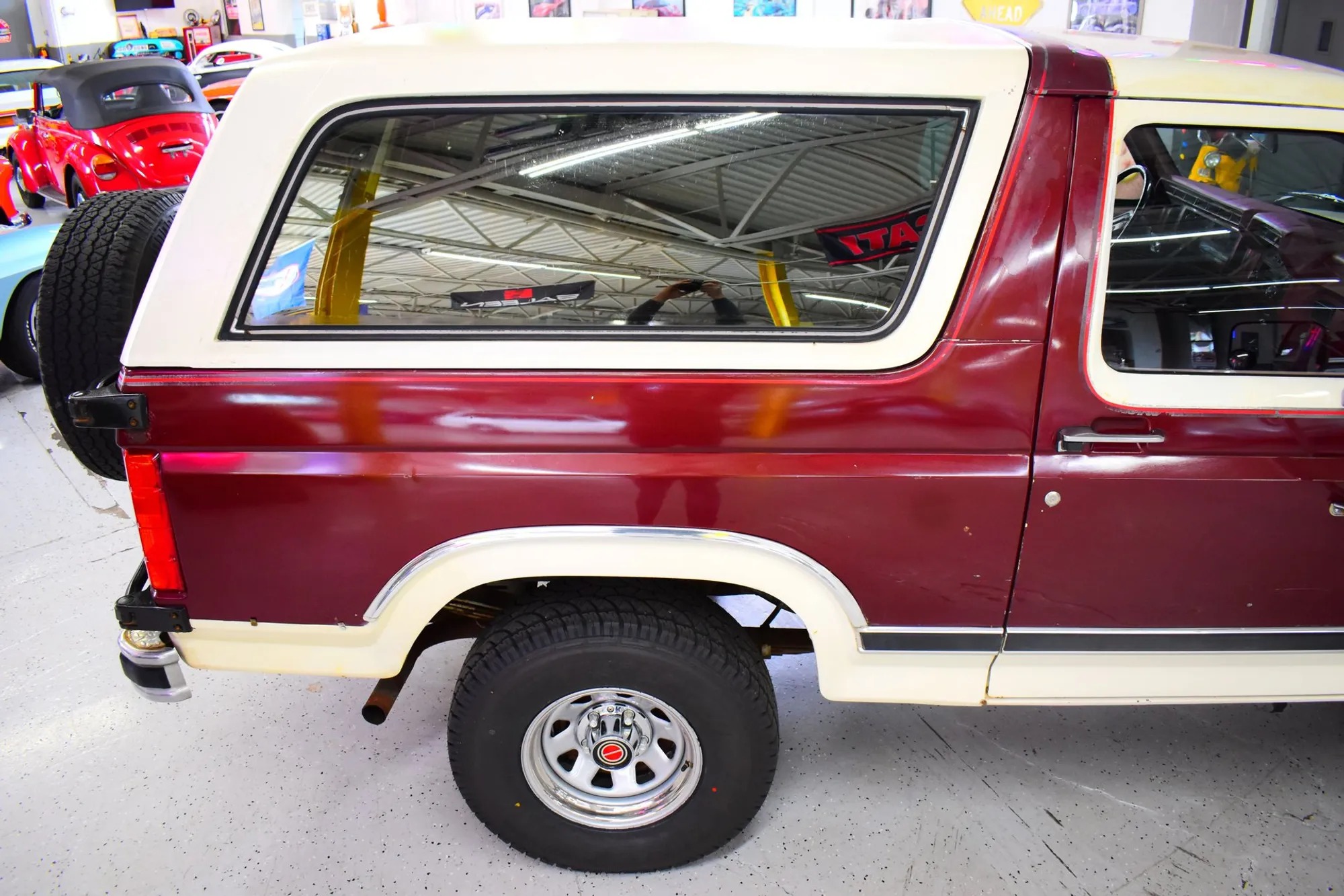 1983 Ford Bronco XLT - 5