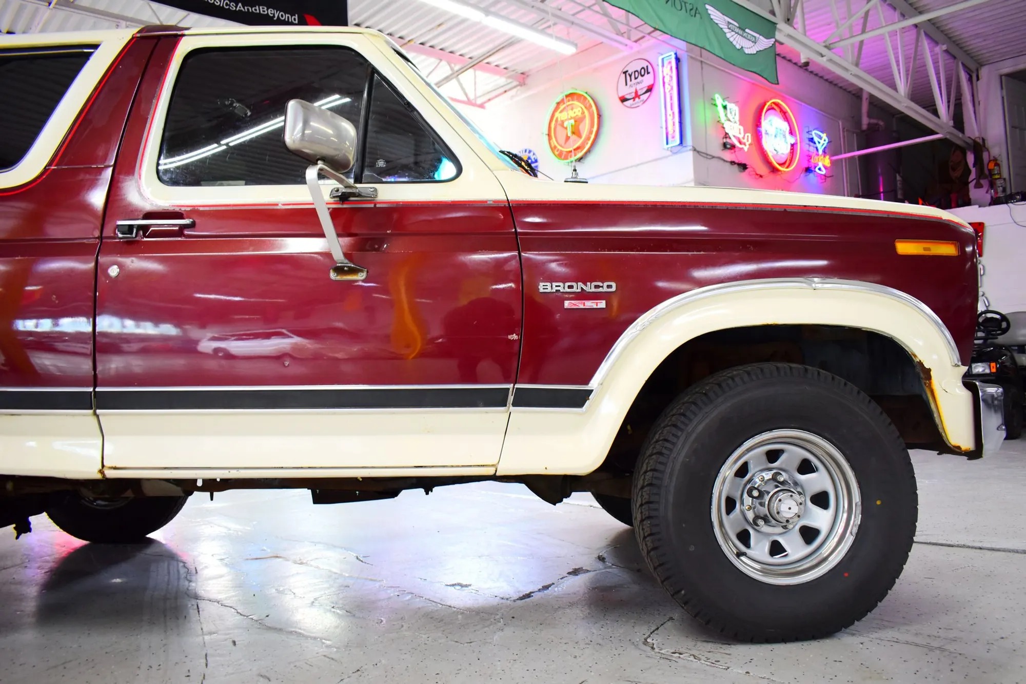 1983 Ford Bronco XLT