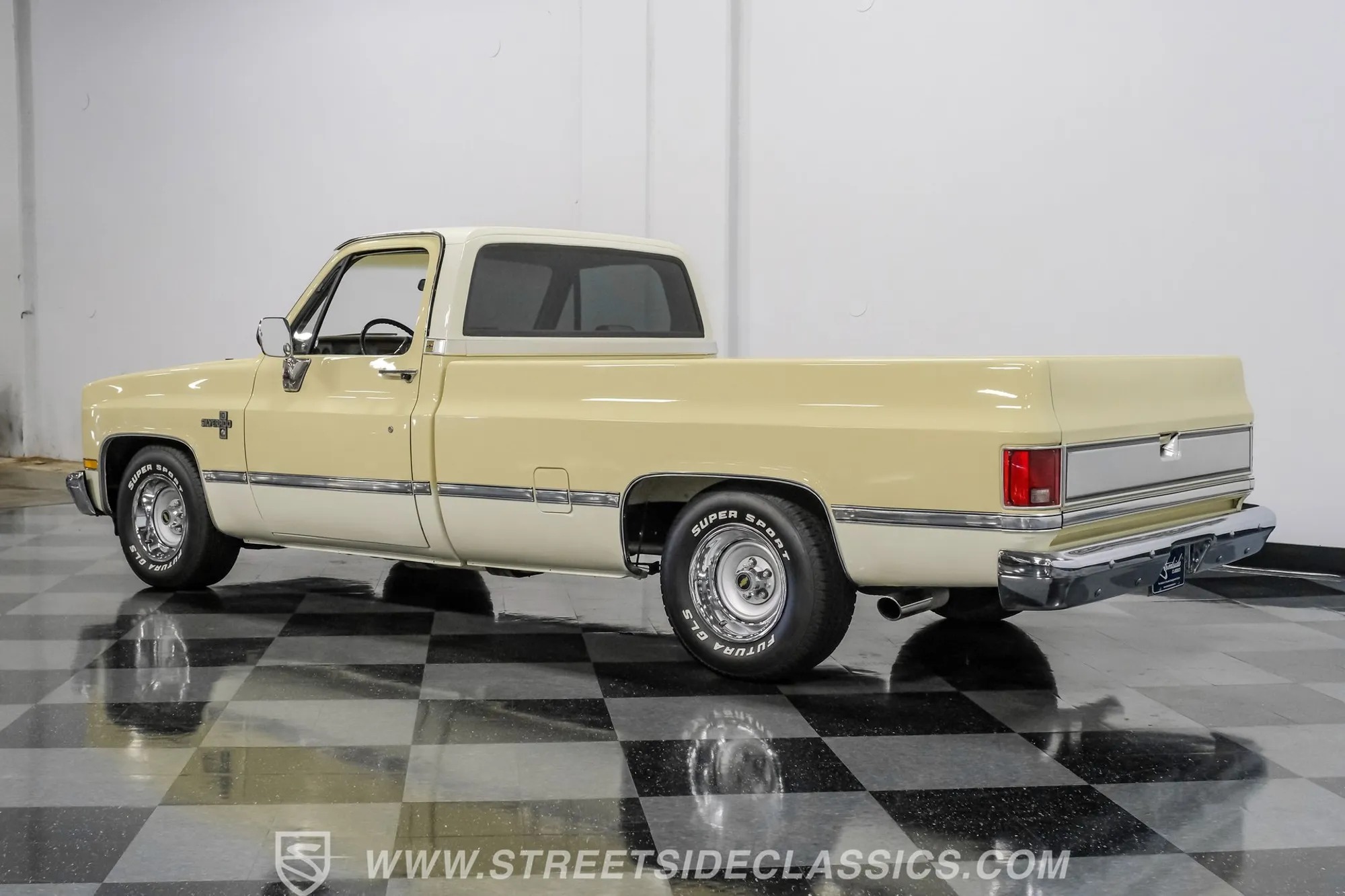 1987 Chevrolet R10 Silverado - 4