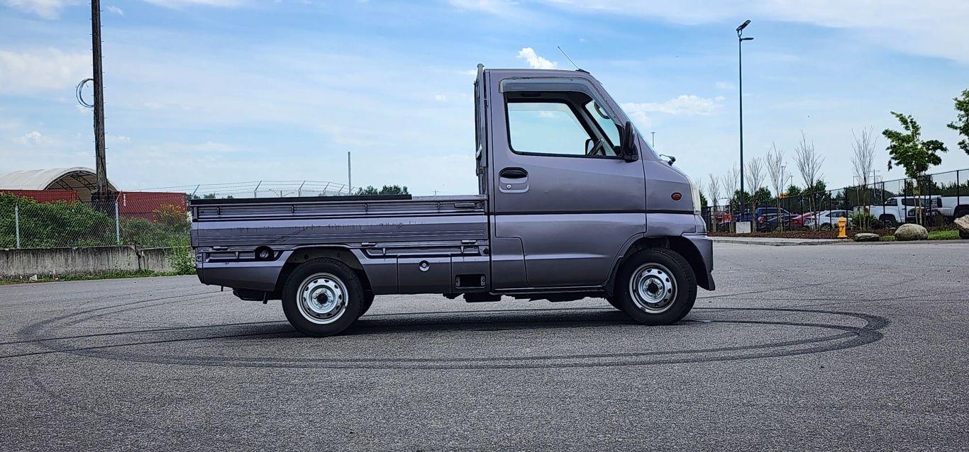 2000 Mitsubishi Minicab - 2