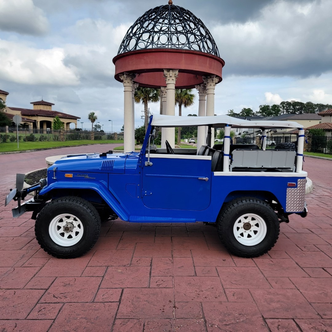 Restored 1970 Toyota Land Cruiser FJ40 - 4