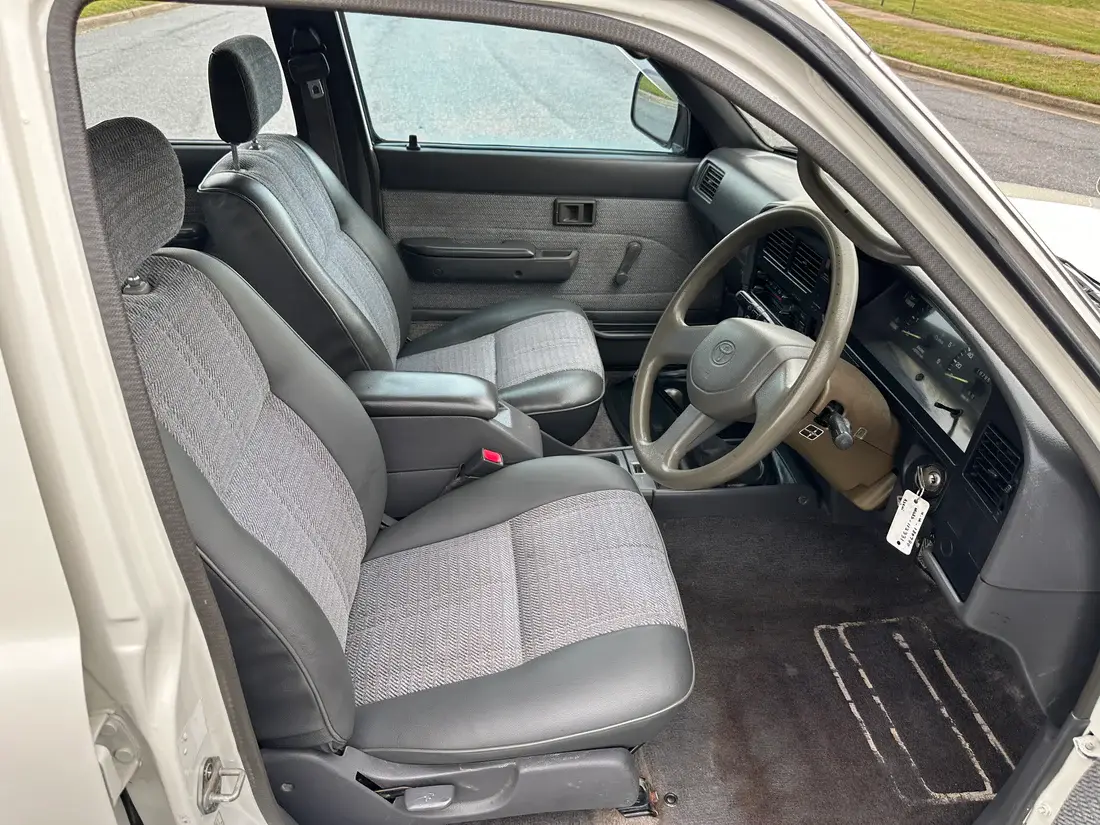 1992 Toyota Hilux SSR LN107 - 4