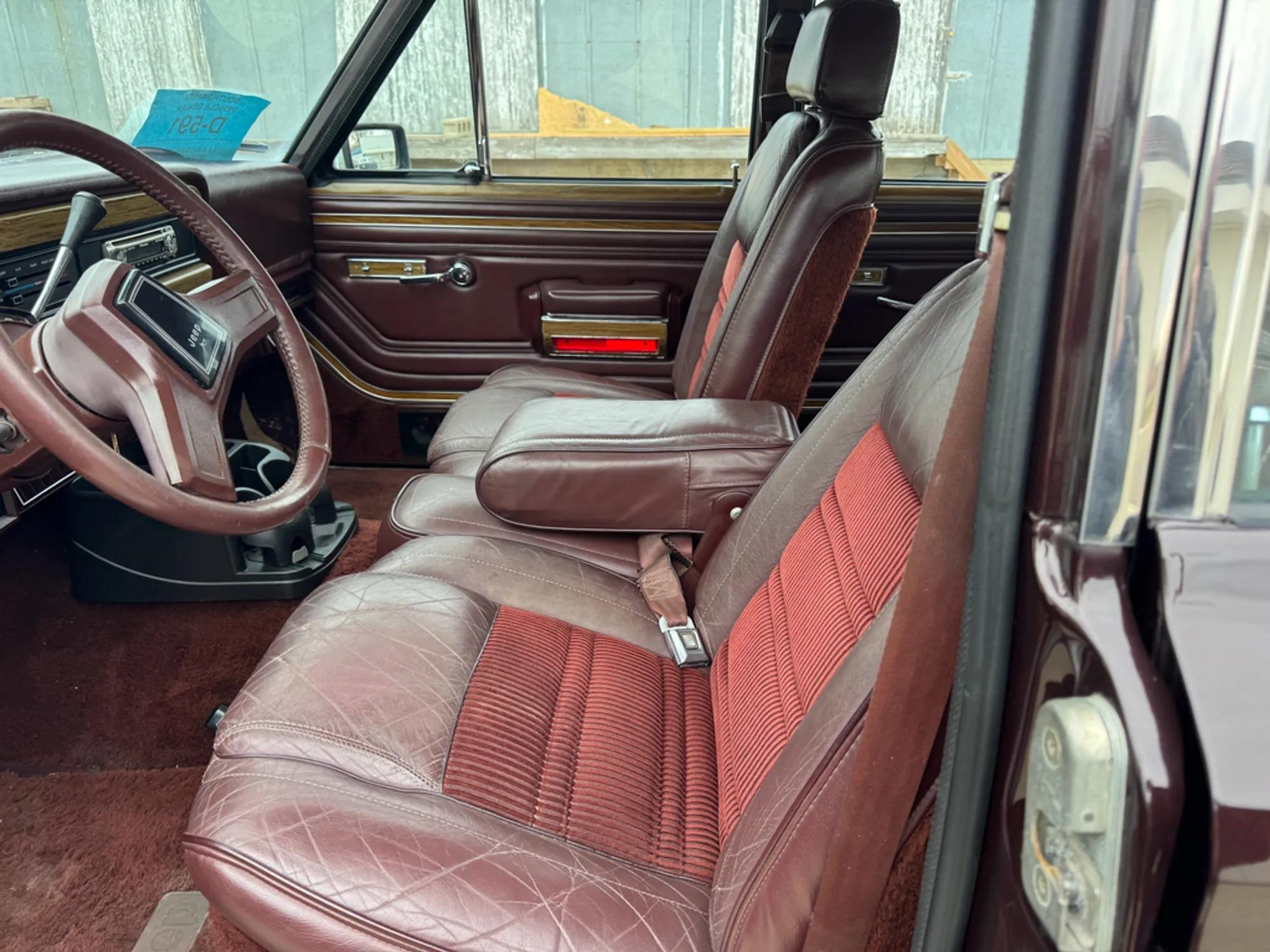 1989 Jeep Grand Wagoneer