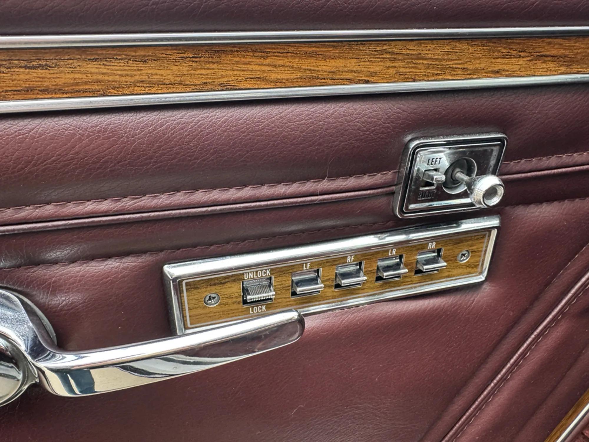 1989 Jeep Grand Wagoneer