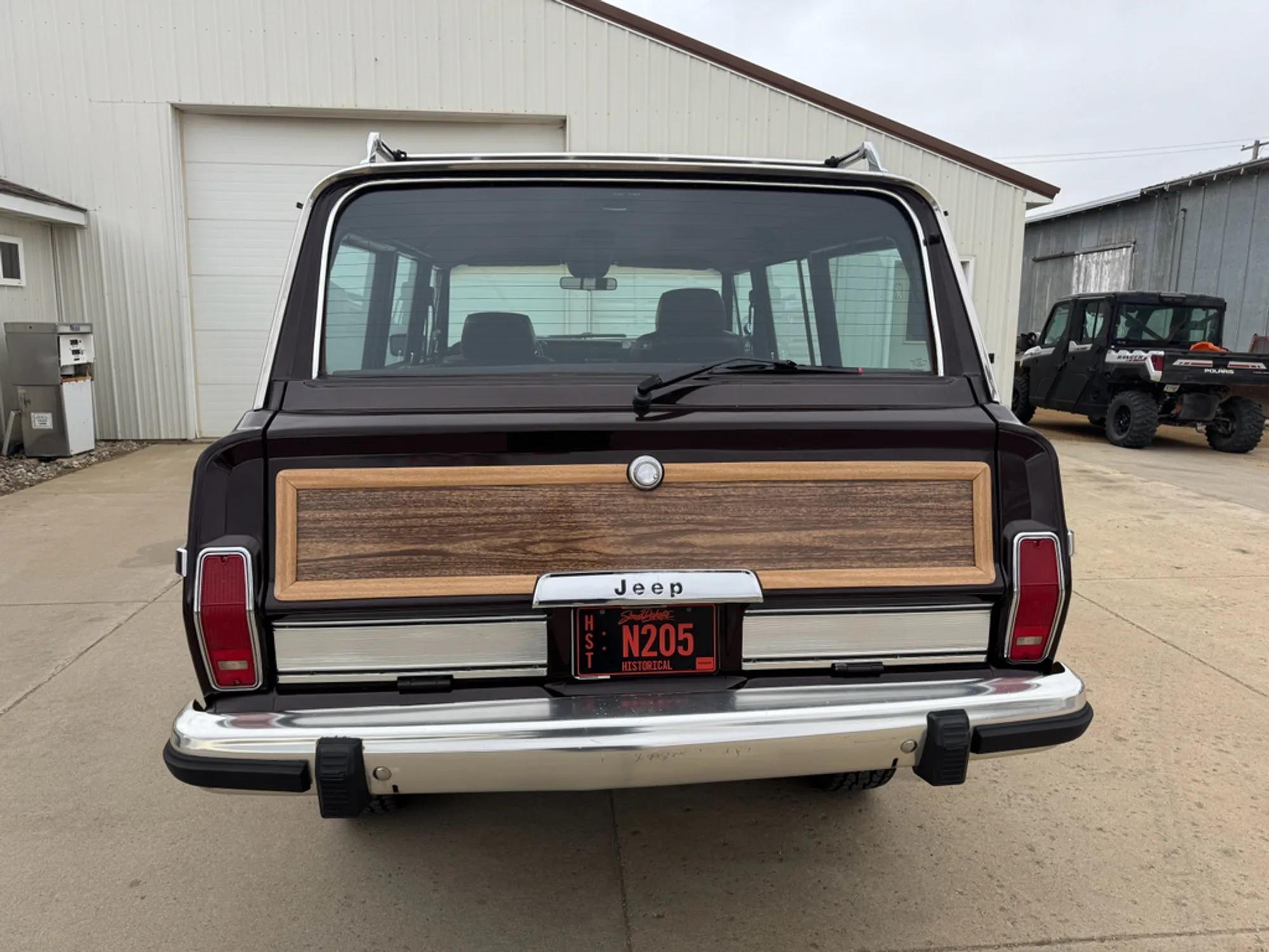 1989 Jeep Grand Wagoneer