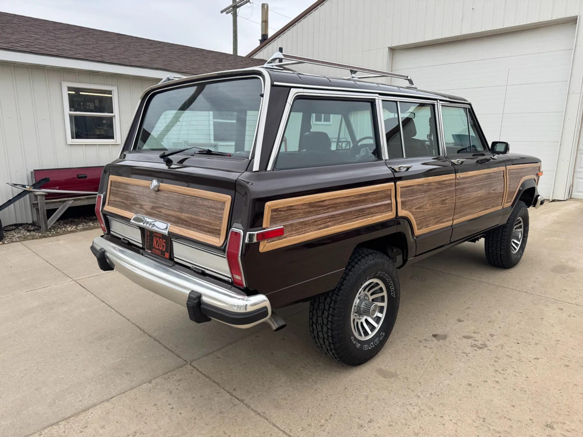 1989 Jeep Grand Wagoneer