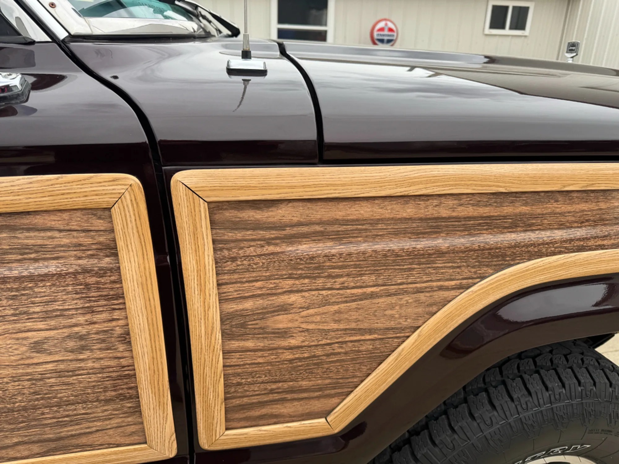 1989 Jeep Grand Wagoneer